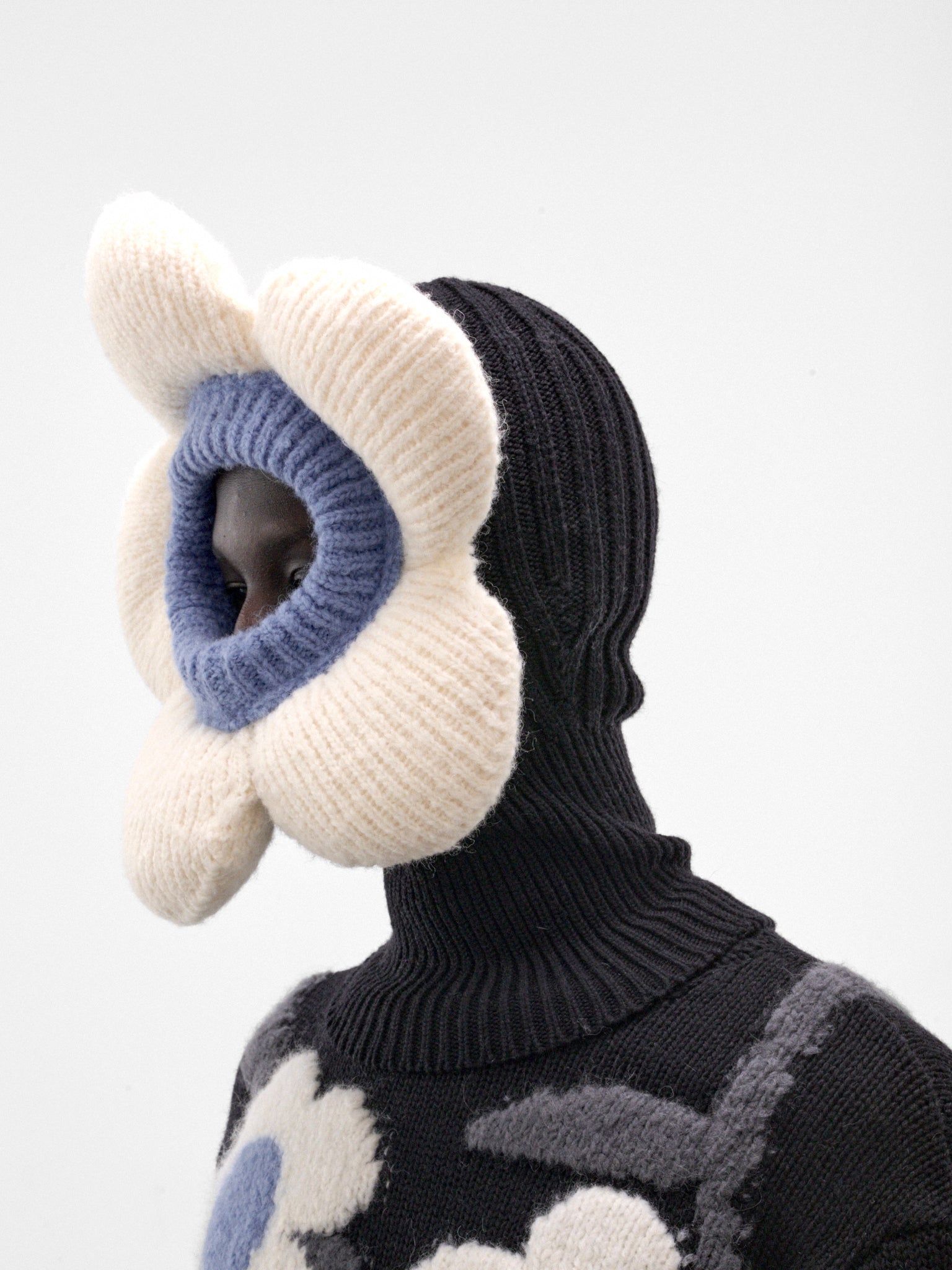 Black Flower Cap (9011-FLOWER-COMB-IV-OFF-WHITE)