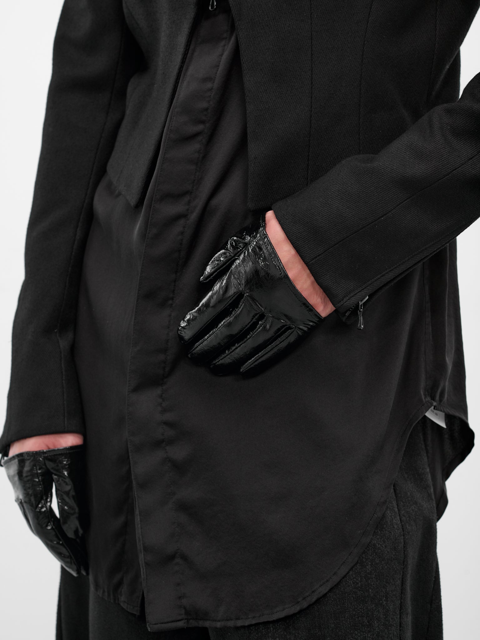 Black Glossy Leather Short Gloves (917ACU13-BLACK)