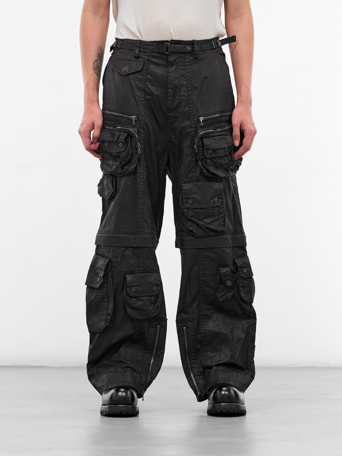 Black Coated Canvas Cargo Pants (917PAM11-BLACK)