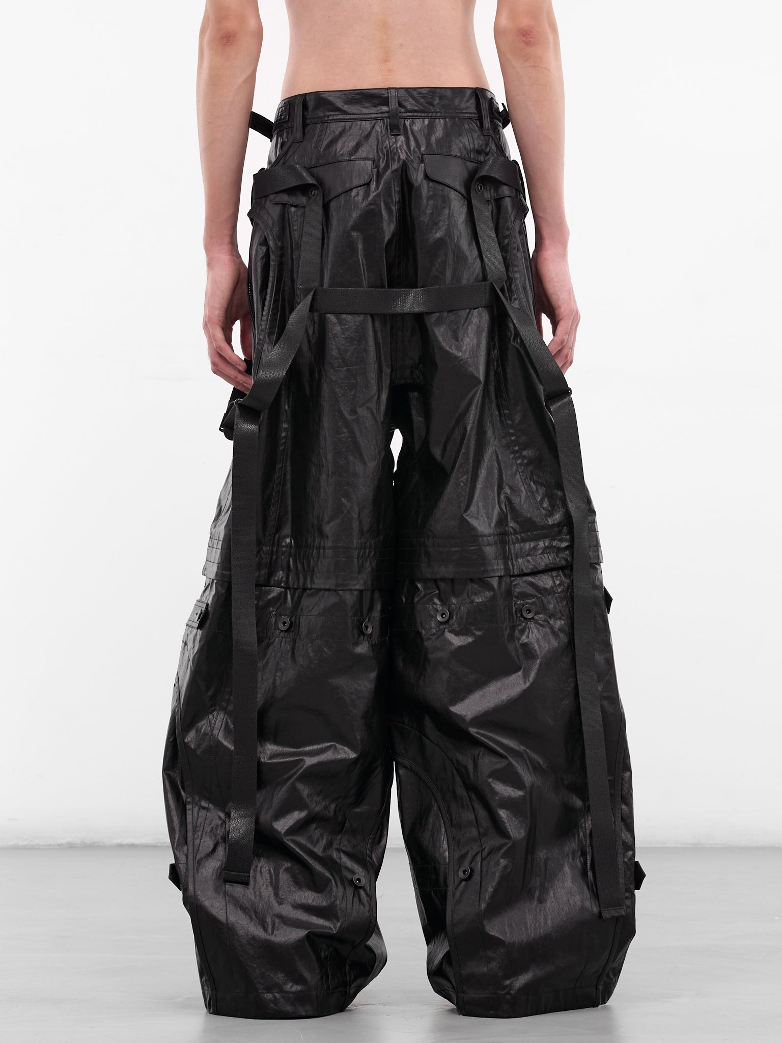 Black Coated Layered Cargo Pants (917PAM17-BLACK)
