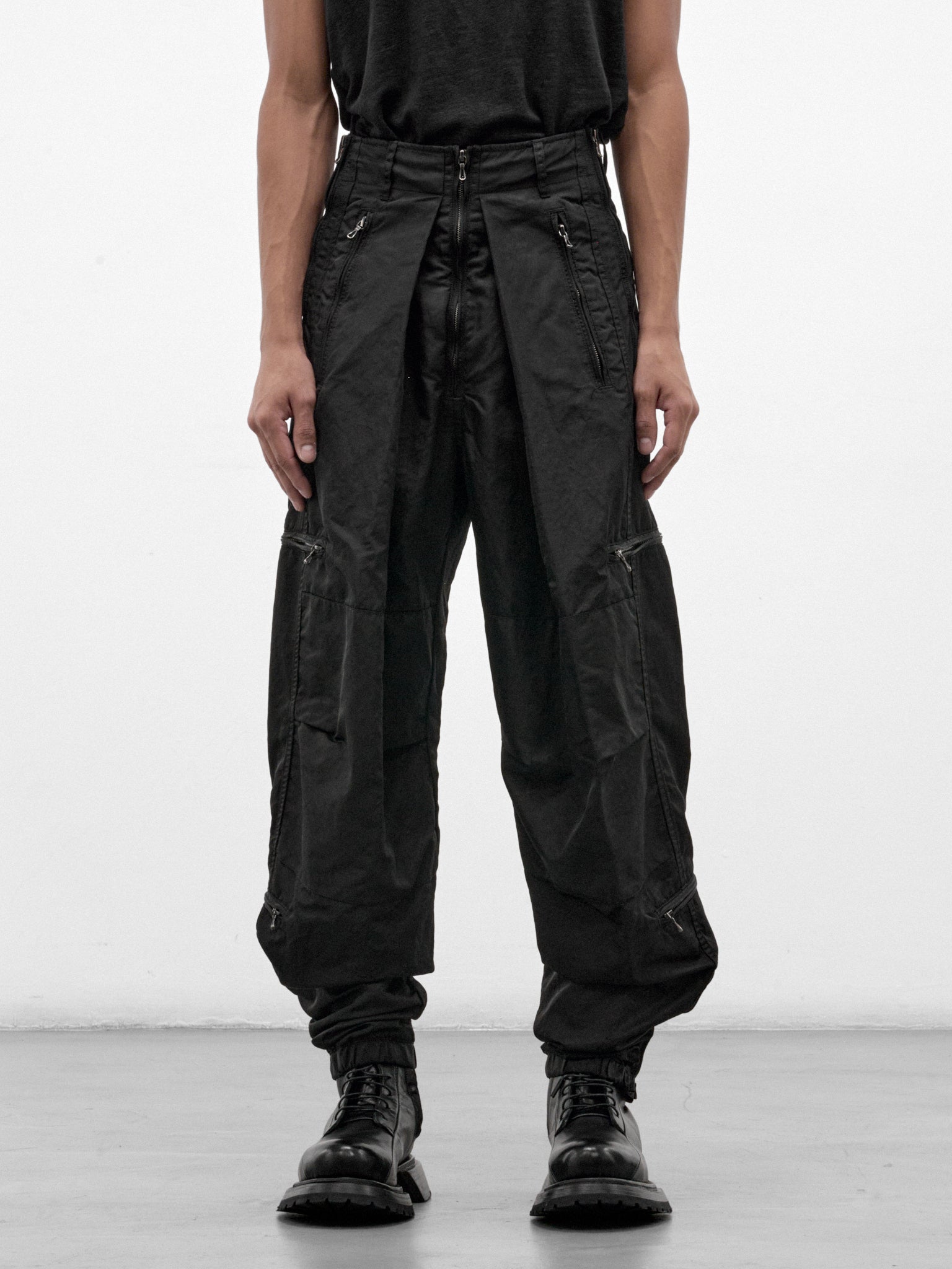 Black Nylon Cargo Pants (957PAM15-BLACK)