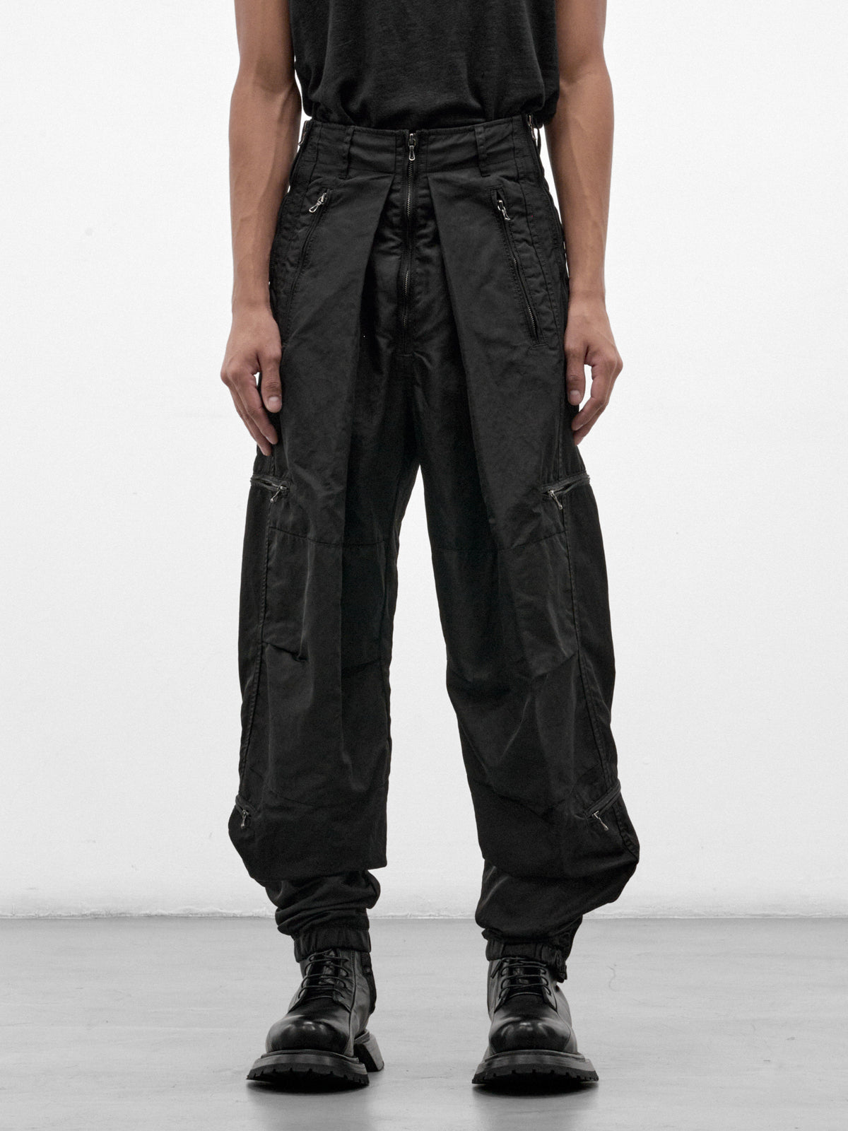 Black Nylon Cargo Pants (957PAM15-BLACK)