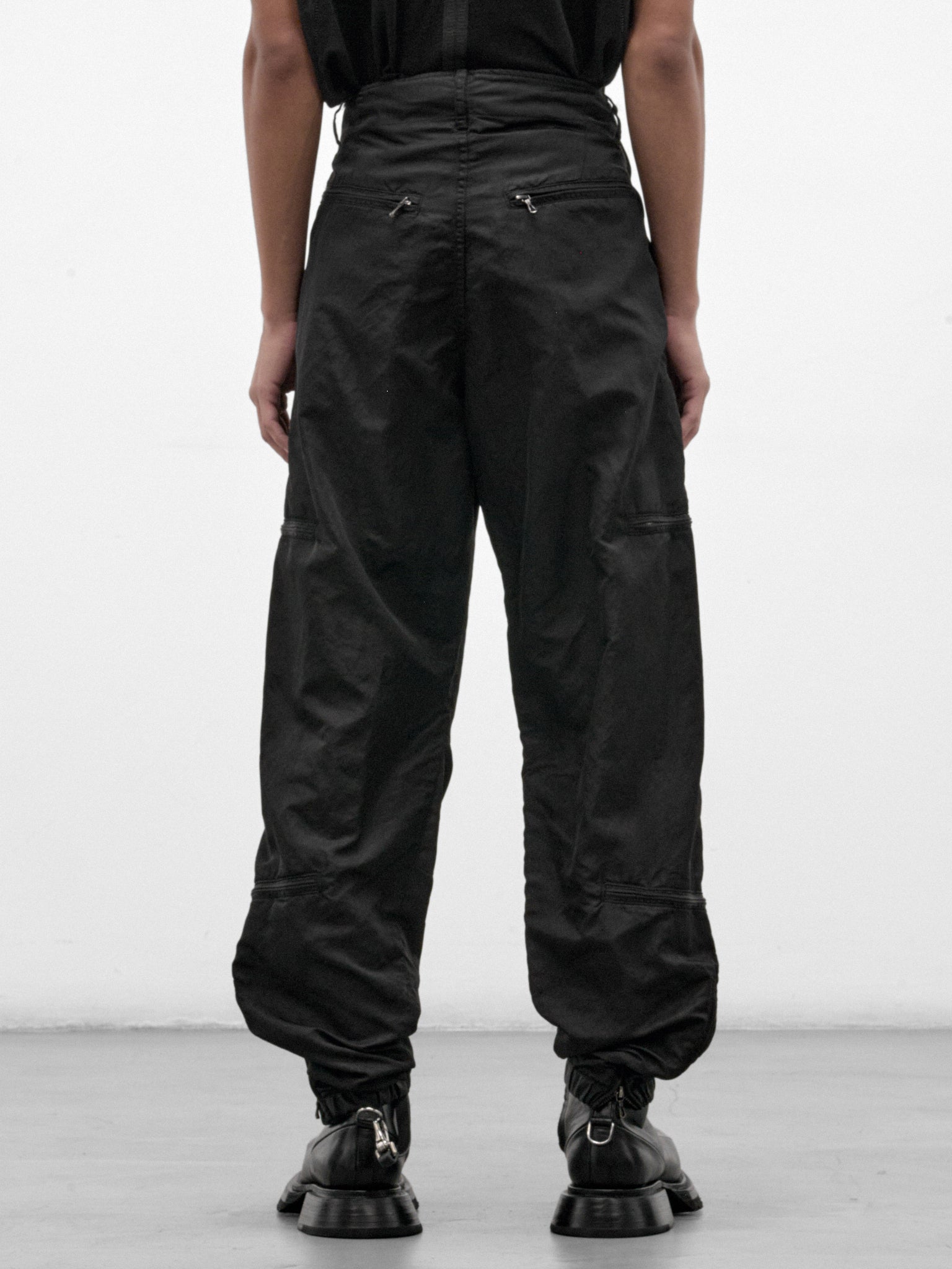 Black Nylon Cargo Pants (957PAM15-BLACK)