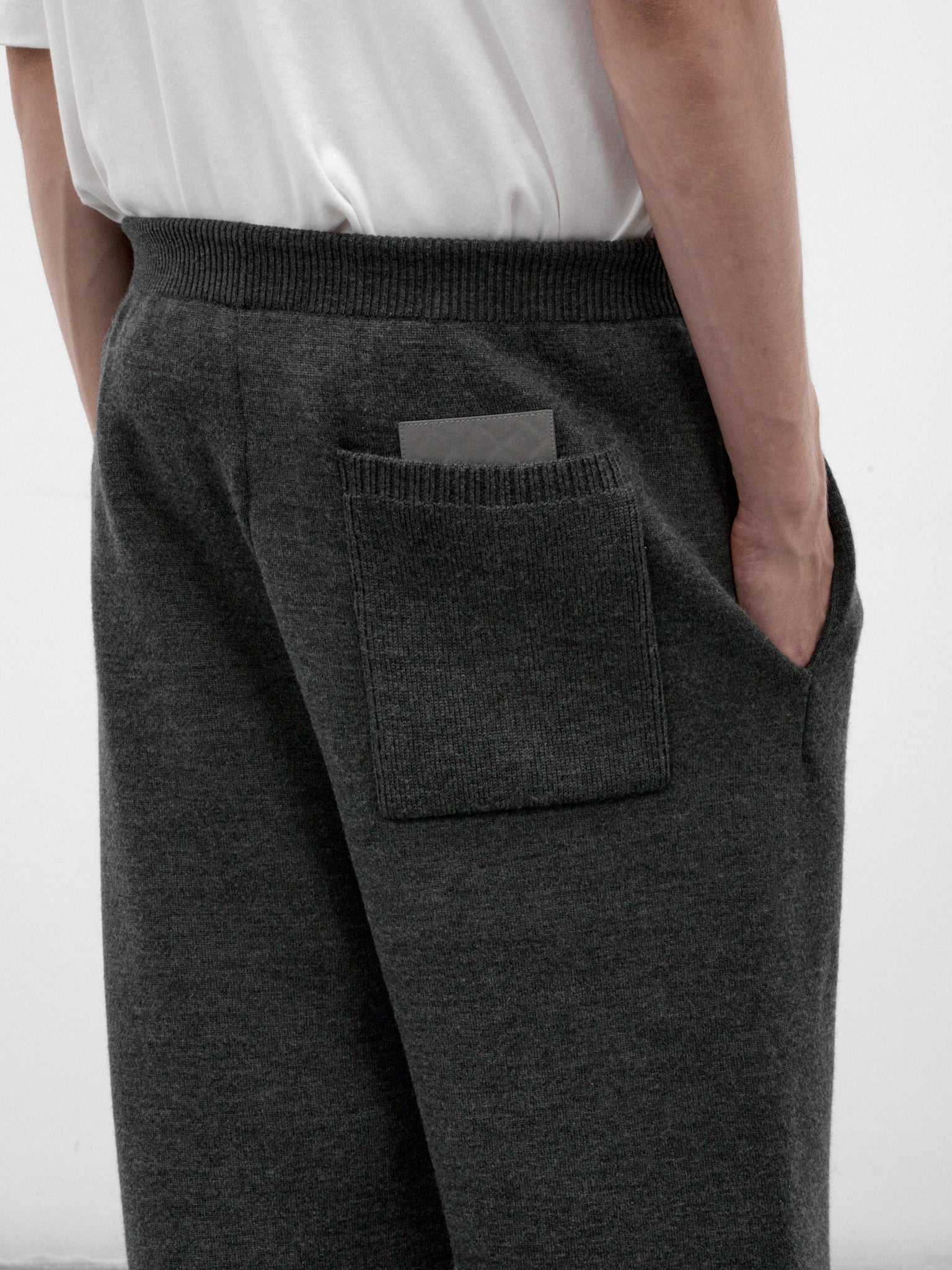 Gray Wool-Cashmere Joggers (A00795V70E0-1510-DARK-SLATE-ME)