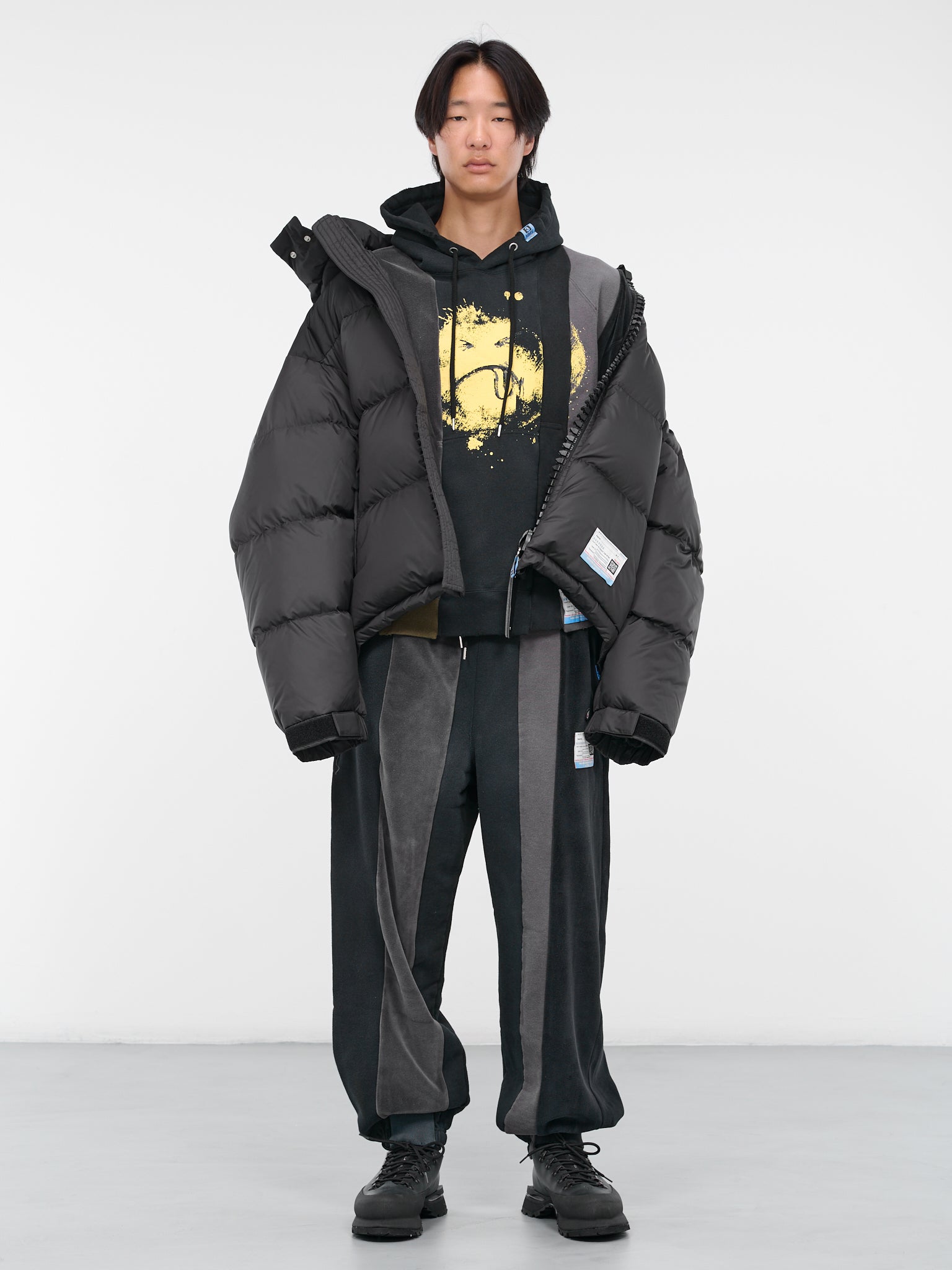 Vertical Switching Hoodie (A11HD571-BLACK)