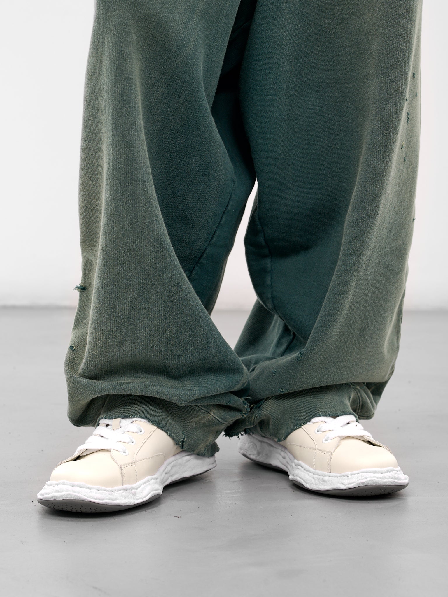 Green Distressed Baggy Sweatpants (A15PT554-GREEN)