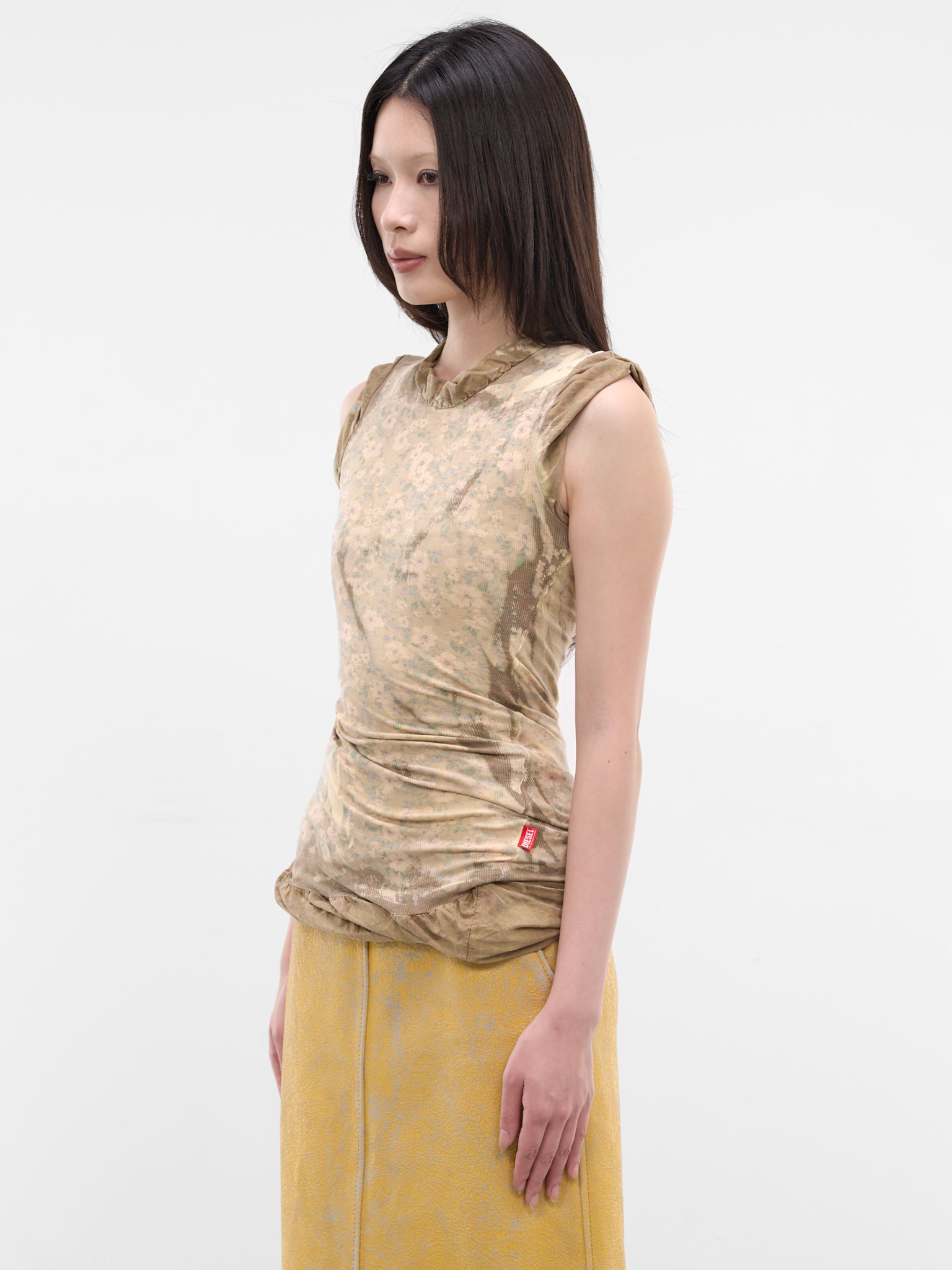 T-Ory Asymmetric Layered Bleached Tank (A22945 0IFBA 7FYA-LATTE)
