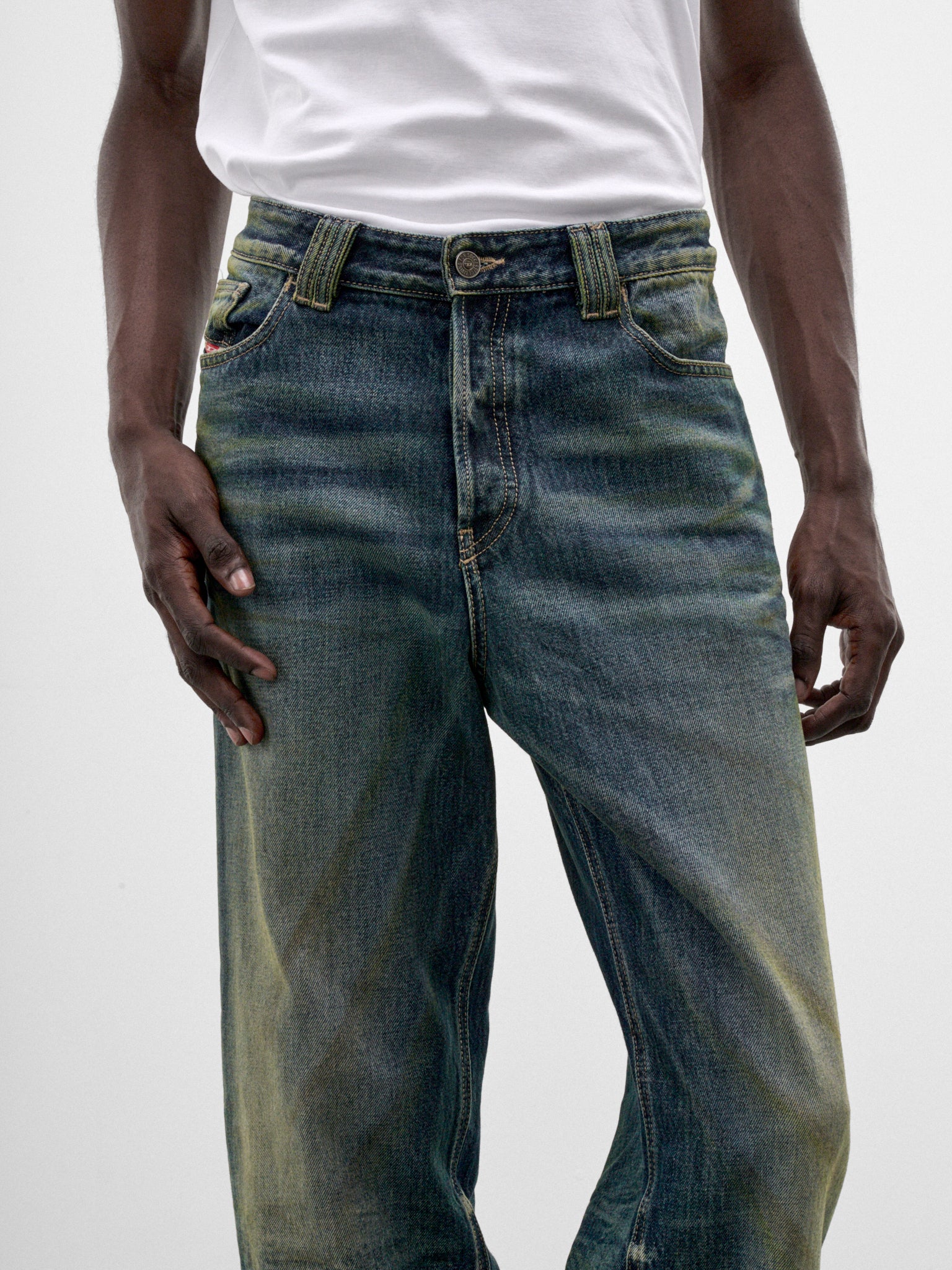 Blue Denim D-Voeed Jeans (A25943-1991-D-VOEED-DENIM)
