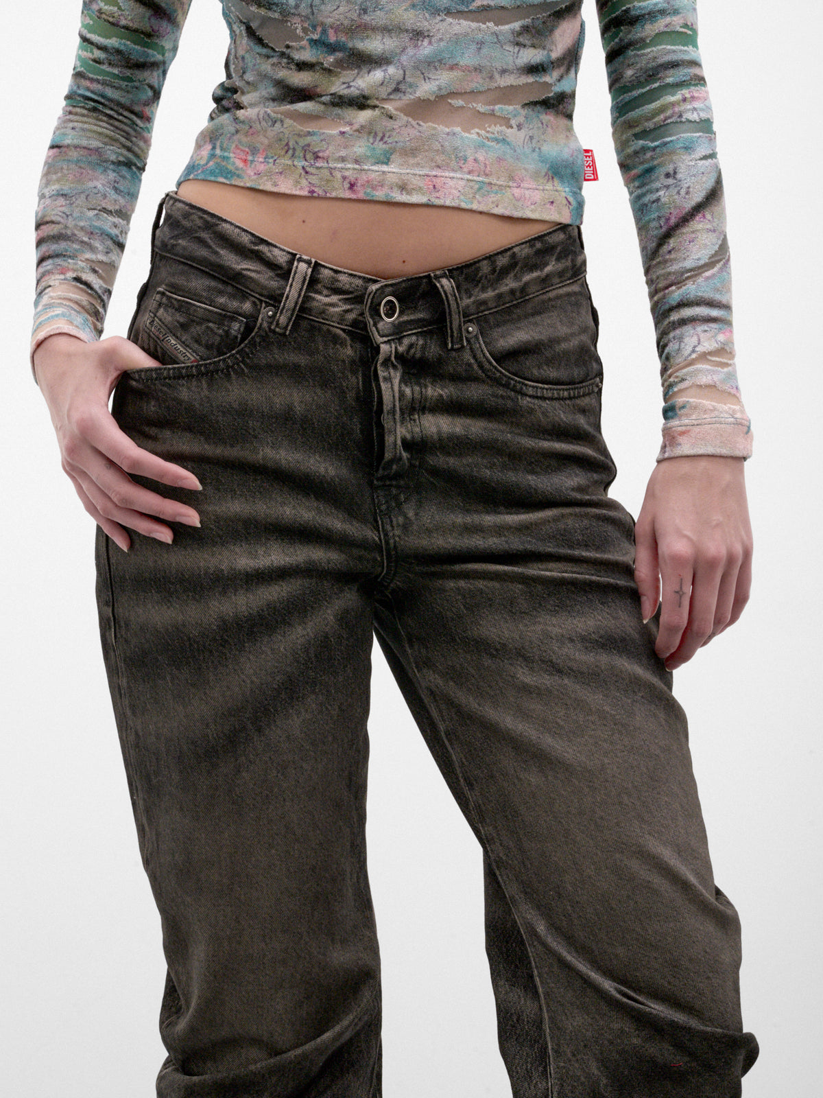 Black D-Twisty Curved Jeans (A26123-D-TWISTY-WASHED-BLACK)