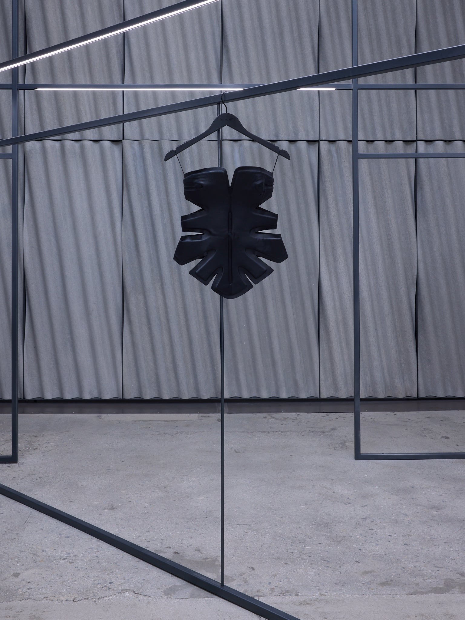 Black Padded Leaf Corset (A3581R23-1000-BLACK)