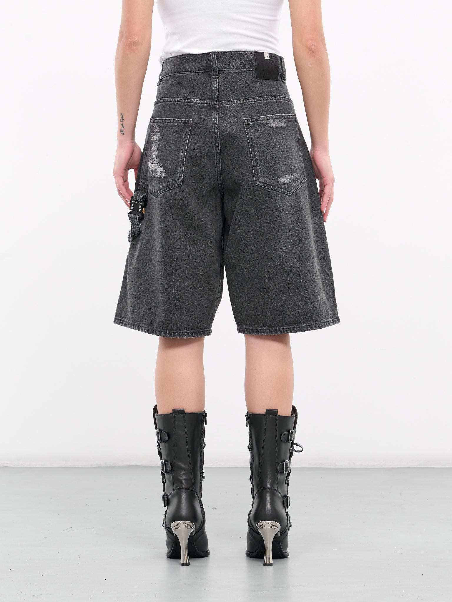 Distressed Buckle Carpenter Shorts (AAUSO0074FA02-WASHED-BLACK)