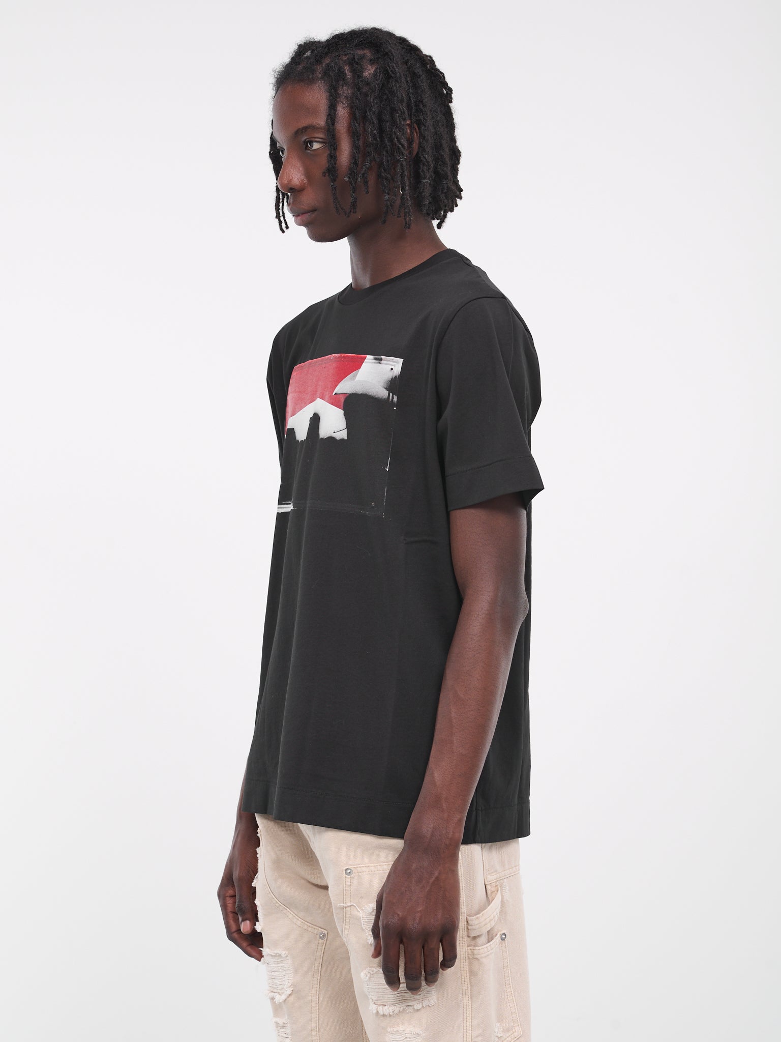 Graphic Tee (AAUTS0432FA01-BLK0001-BLACK)