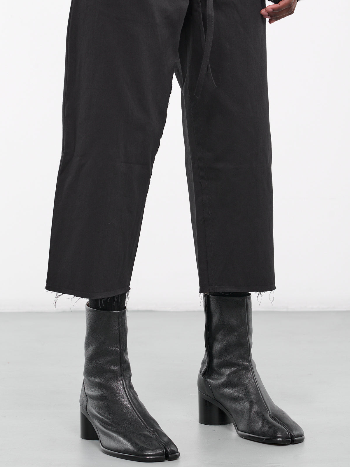 Organic Cropped Trousers (AIR02P105-BLACK)