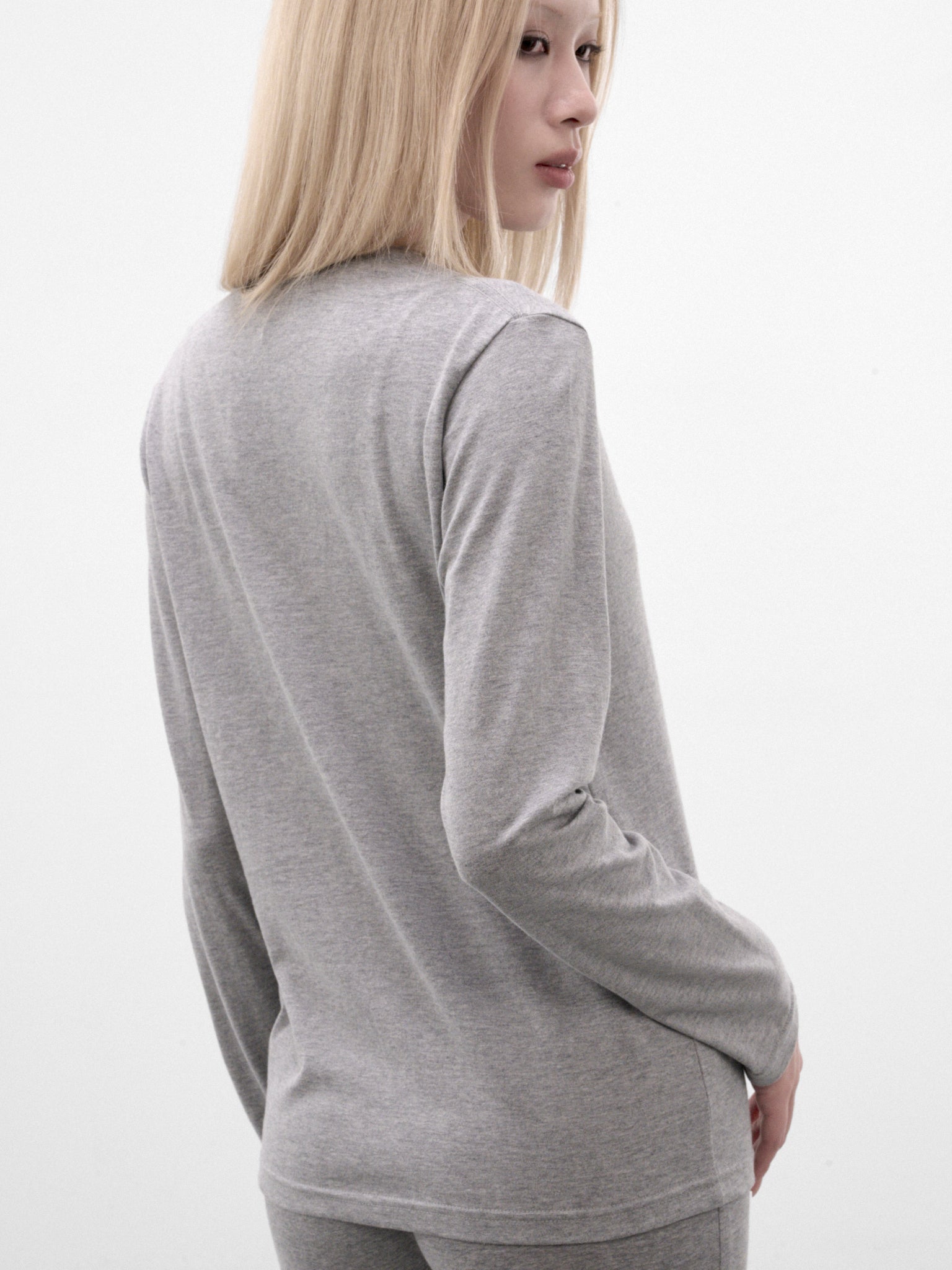 Gray Graphic Long Sleeve Tee (AN001TP26AWGRY-GRAY)