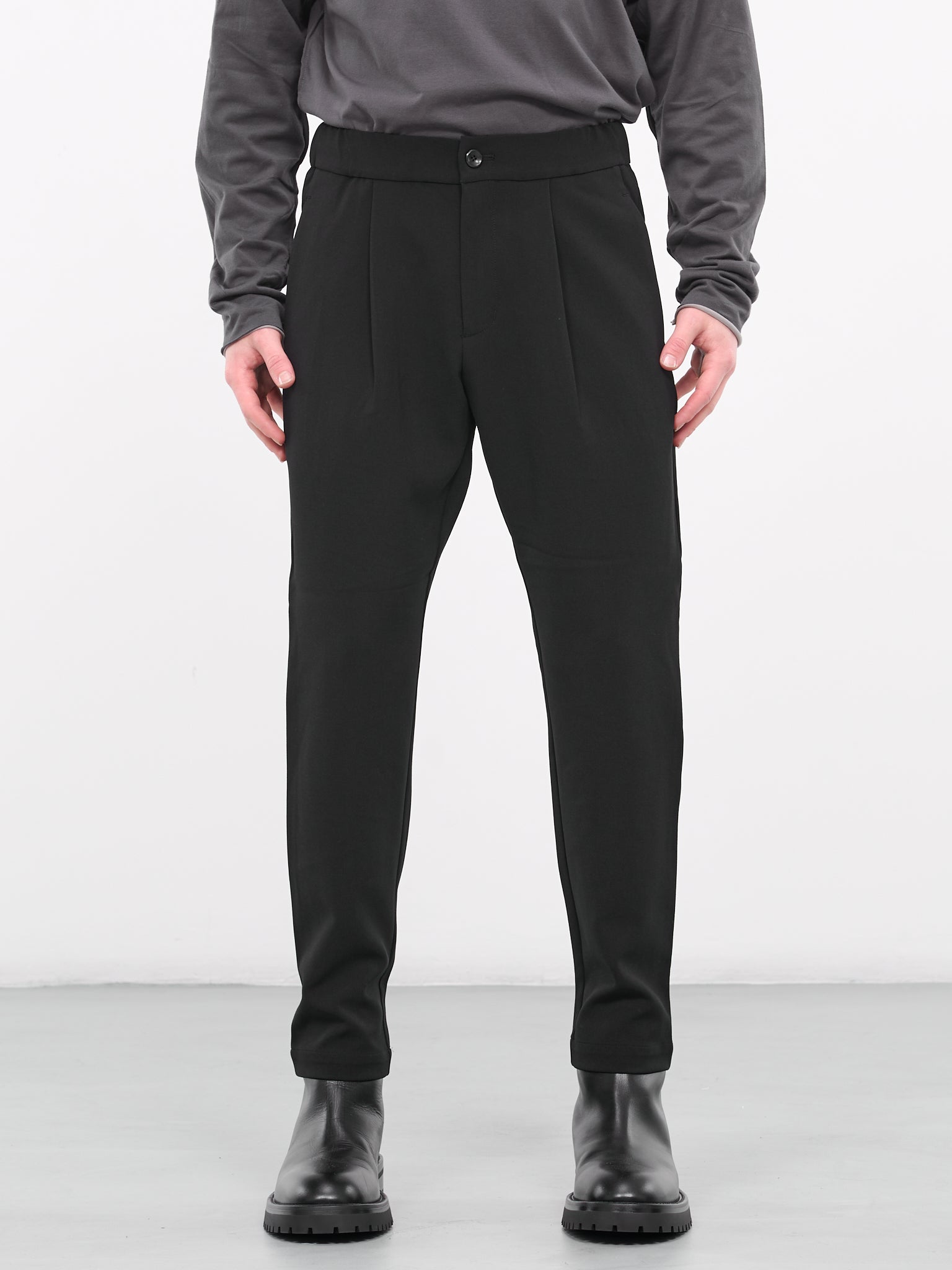 Pleated Trousers (AP32-064-BLACK)