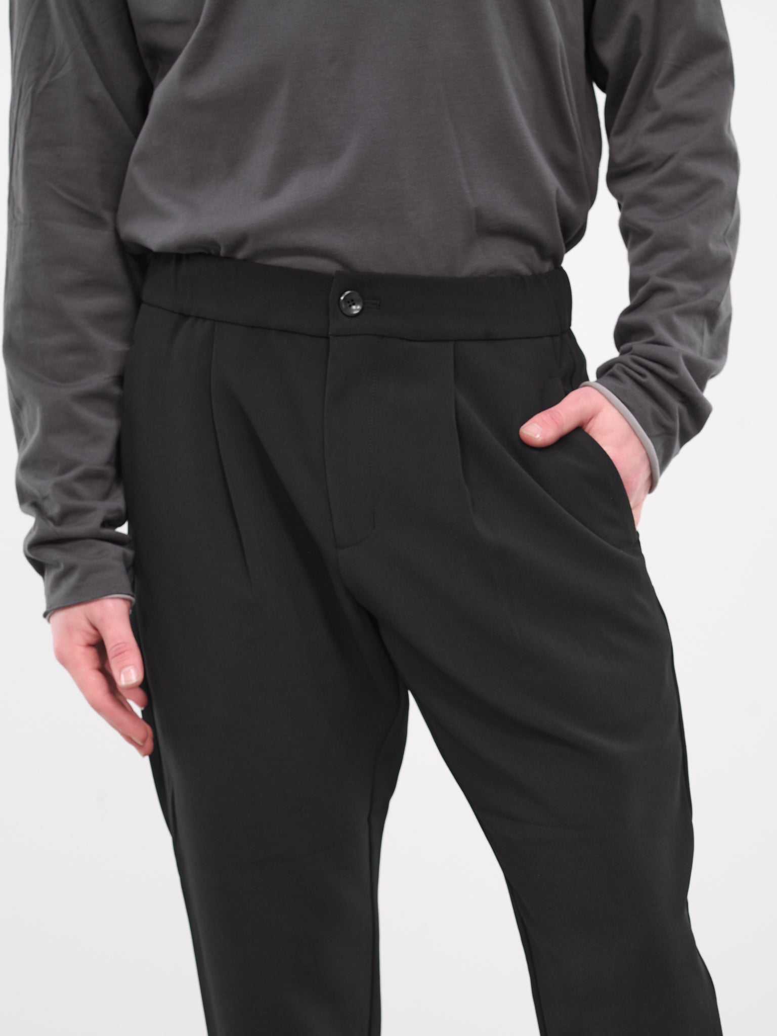 Pleated Trousers (AP32-064-BLACK)