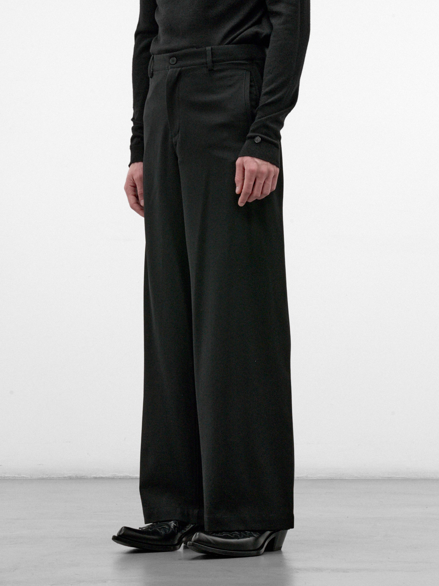Black Pleated Wide Leg Trousers (AW26-008-13B-BLACK)