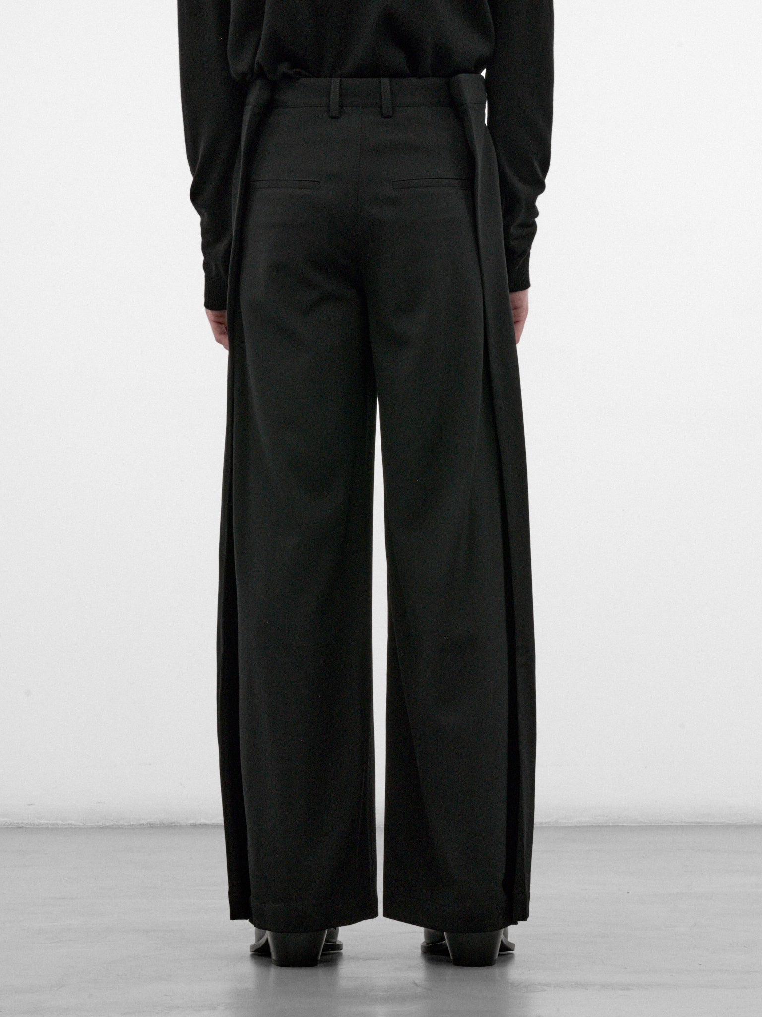 Black Pleated Wide Leg Trousers (AW26-008-13B-BLACK)