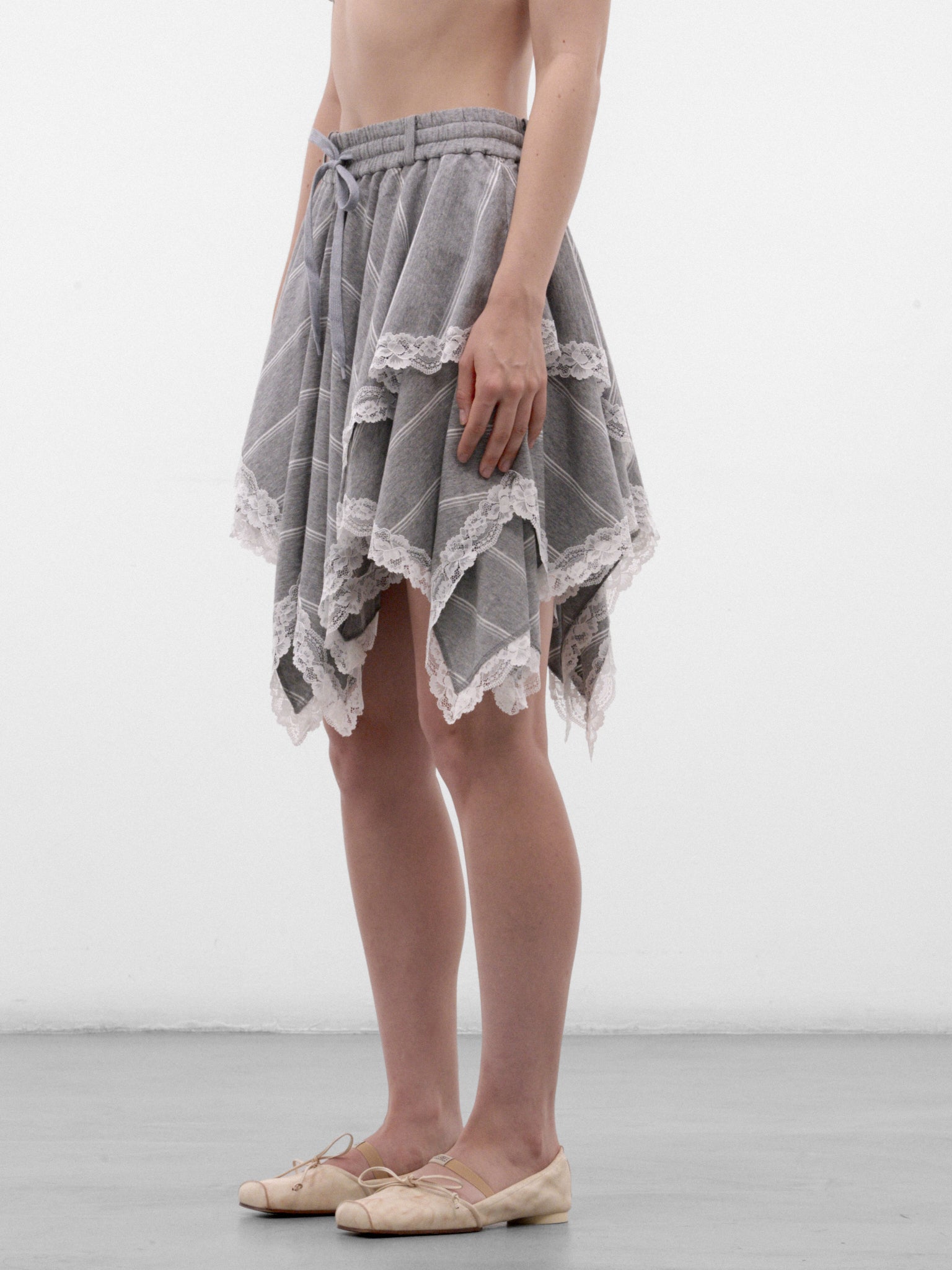 Striped Asymmetric Layered Mini Skirt (AW2600SK03GY-GREY)