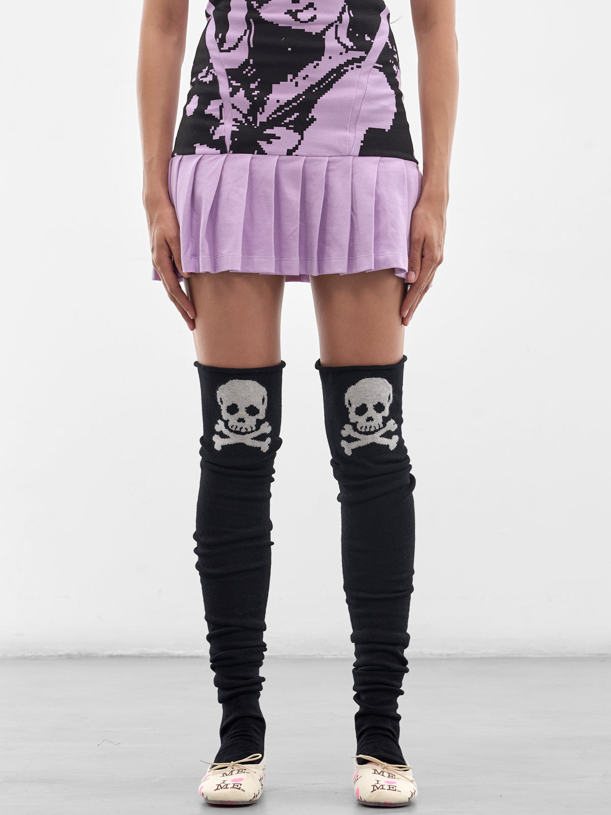 Black Lambswool Knit Skull Stockings (AWSS2600075-BLACK)