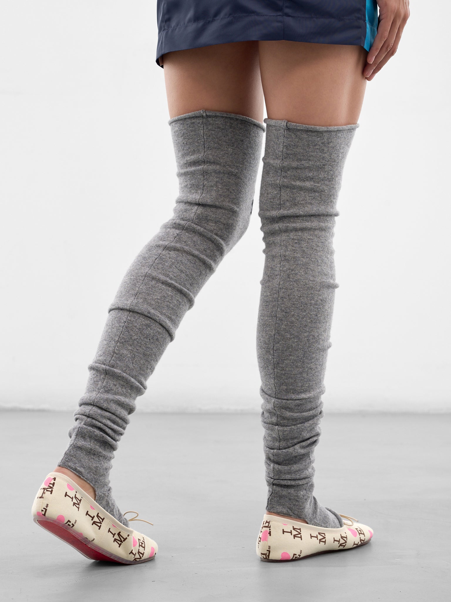 Gray Lambswool Knit Skull Stockings (AWSS2600076-GREY)