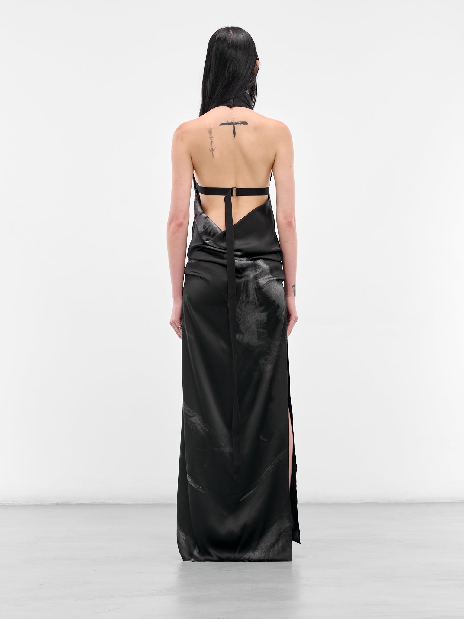 Rut Highneck Open Back Dress (B0013111-FA658-D0097-BLACK-GRE)