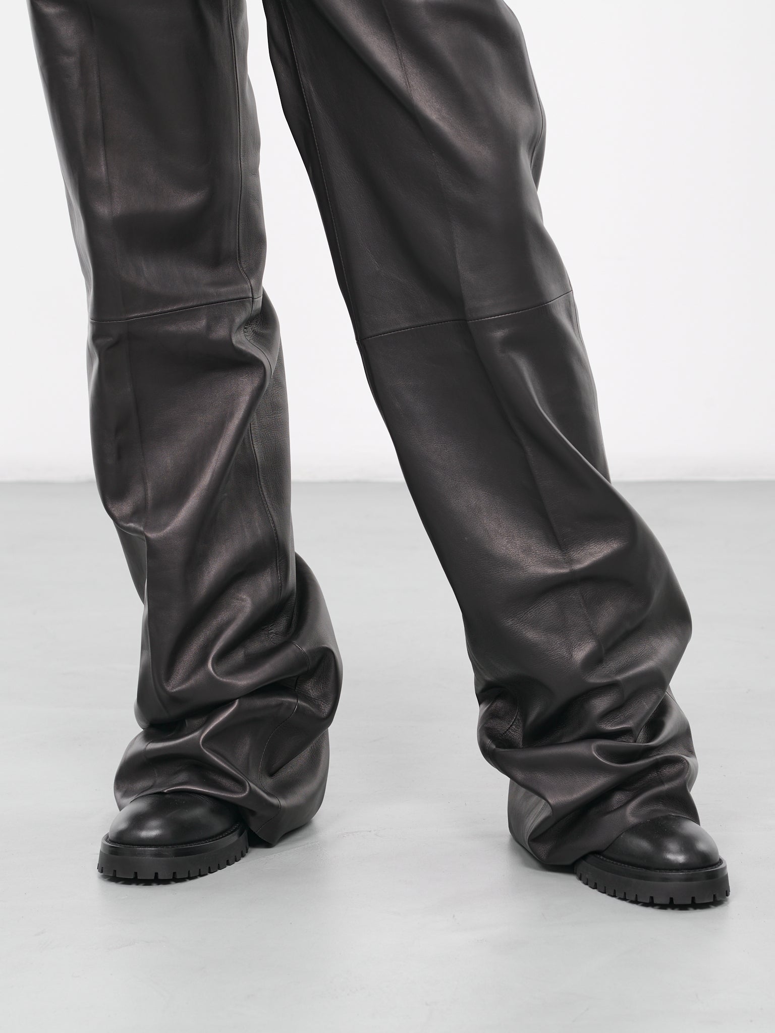 Maaike Flared Comfort Trousers (B0011423-LT117-099-BLACK)