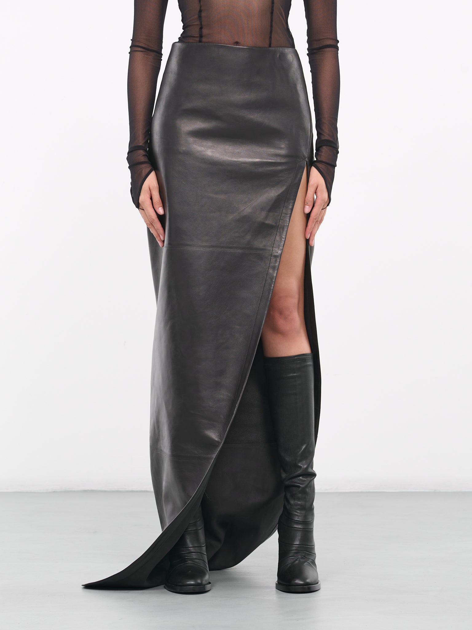 Janita Asymmetric Skirt (B0011434-LT117-099-BLACK)
