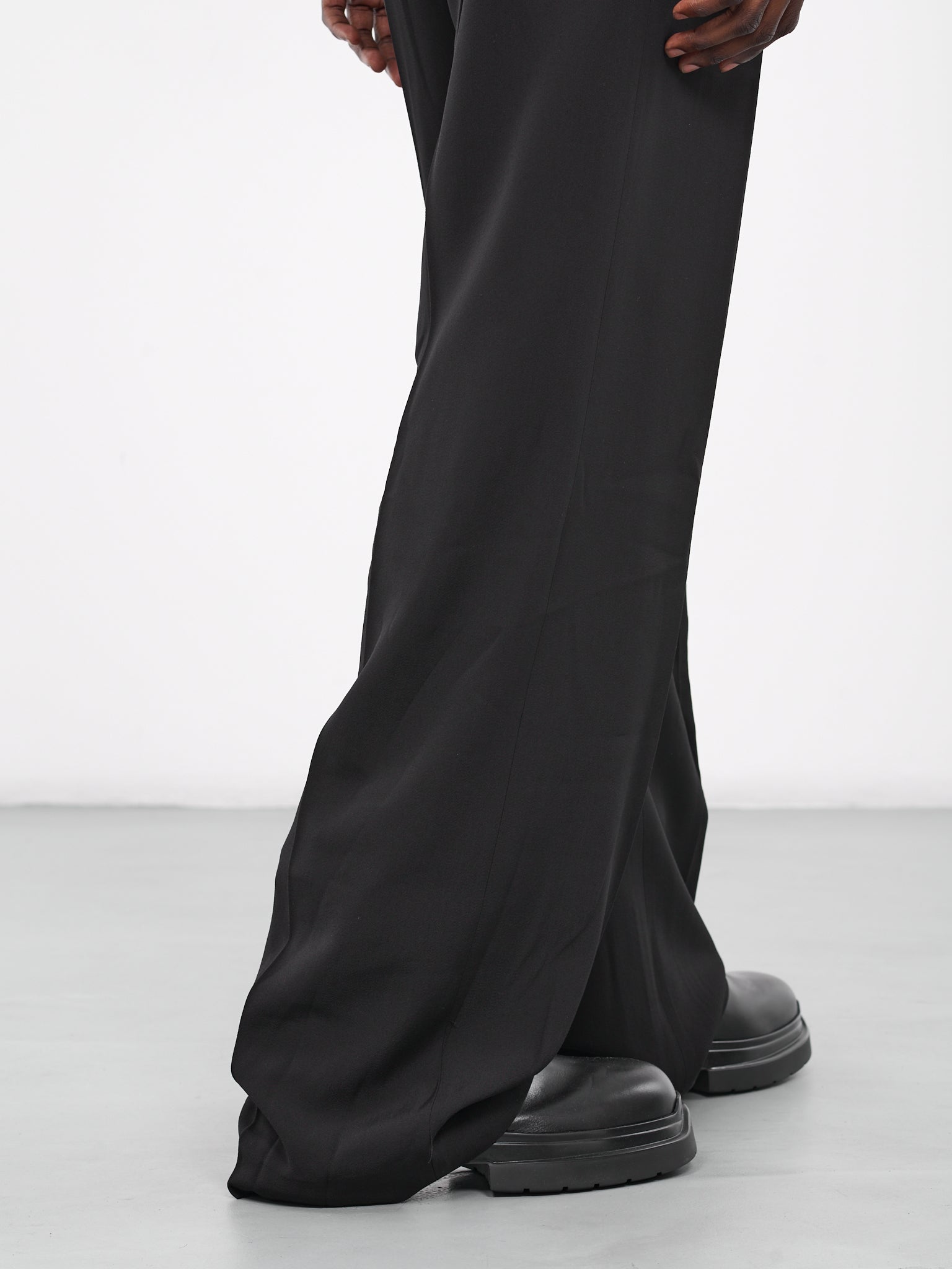 Gaspar Flared Trousers (B0011607-FA342-099-BLACK)