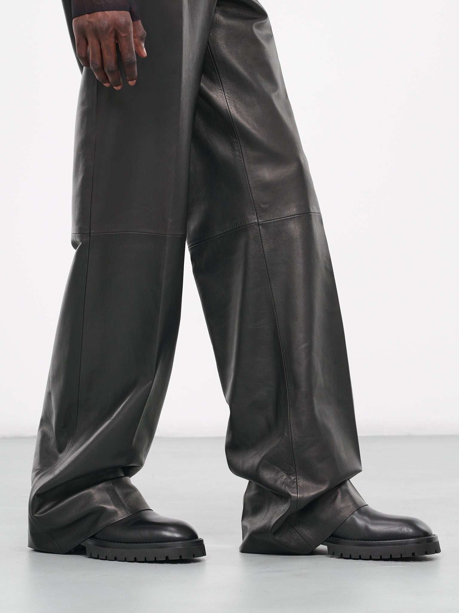 Gaspar Flared Leather Trousers (B0011607-LT117-099-BLACK)