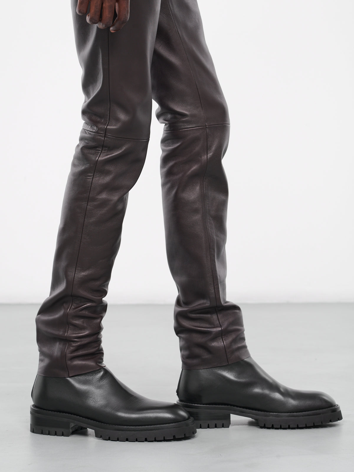 Edward Leather Trousers (B0011608-LT117-038-AUBERGINE)