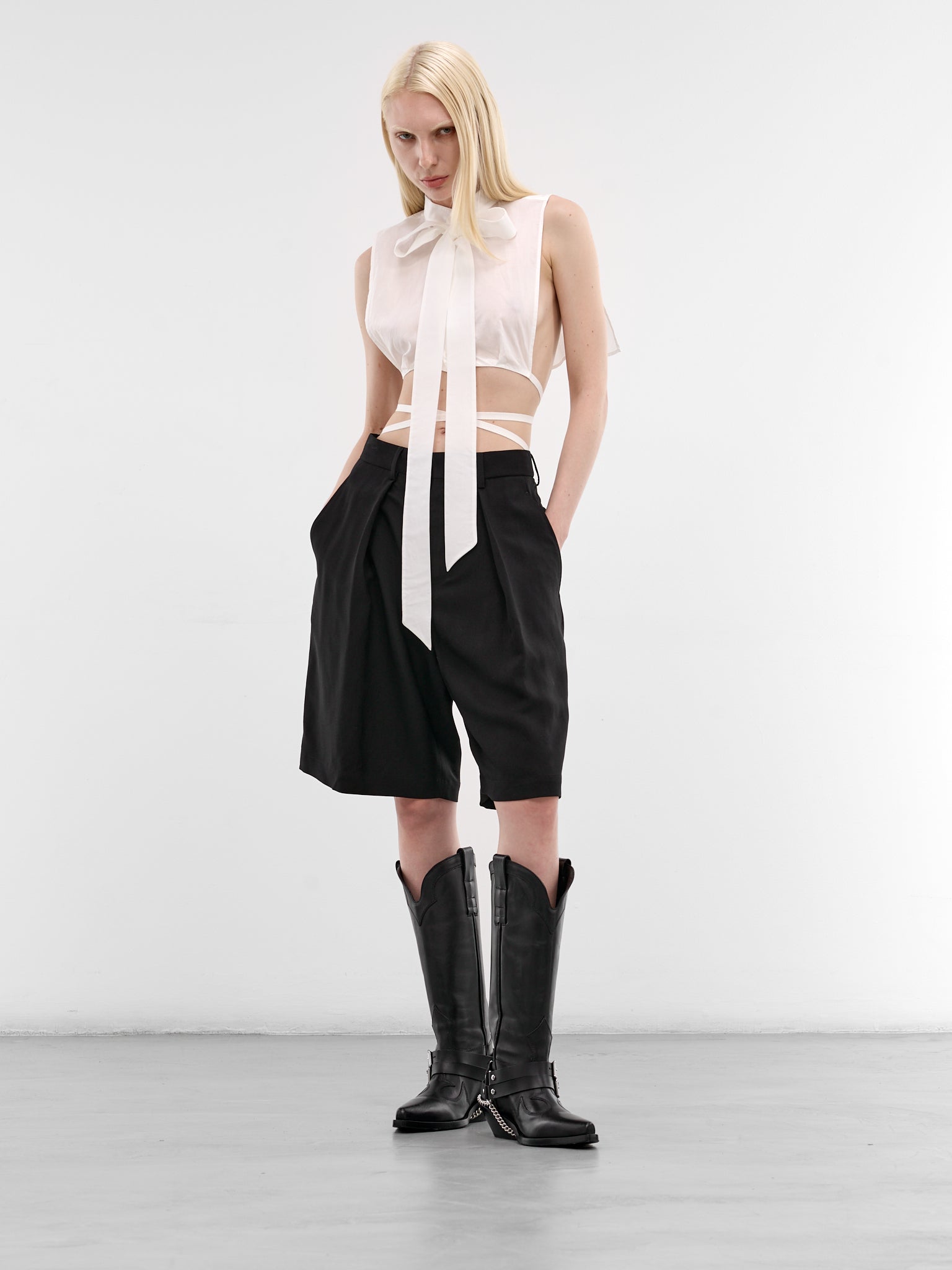 Ukje Black Viscose Pleated Shorts (B0013775-FA558-099-BLACK)