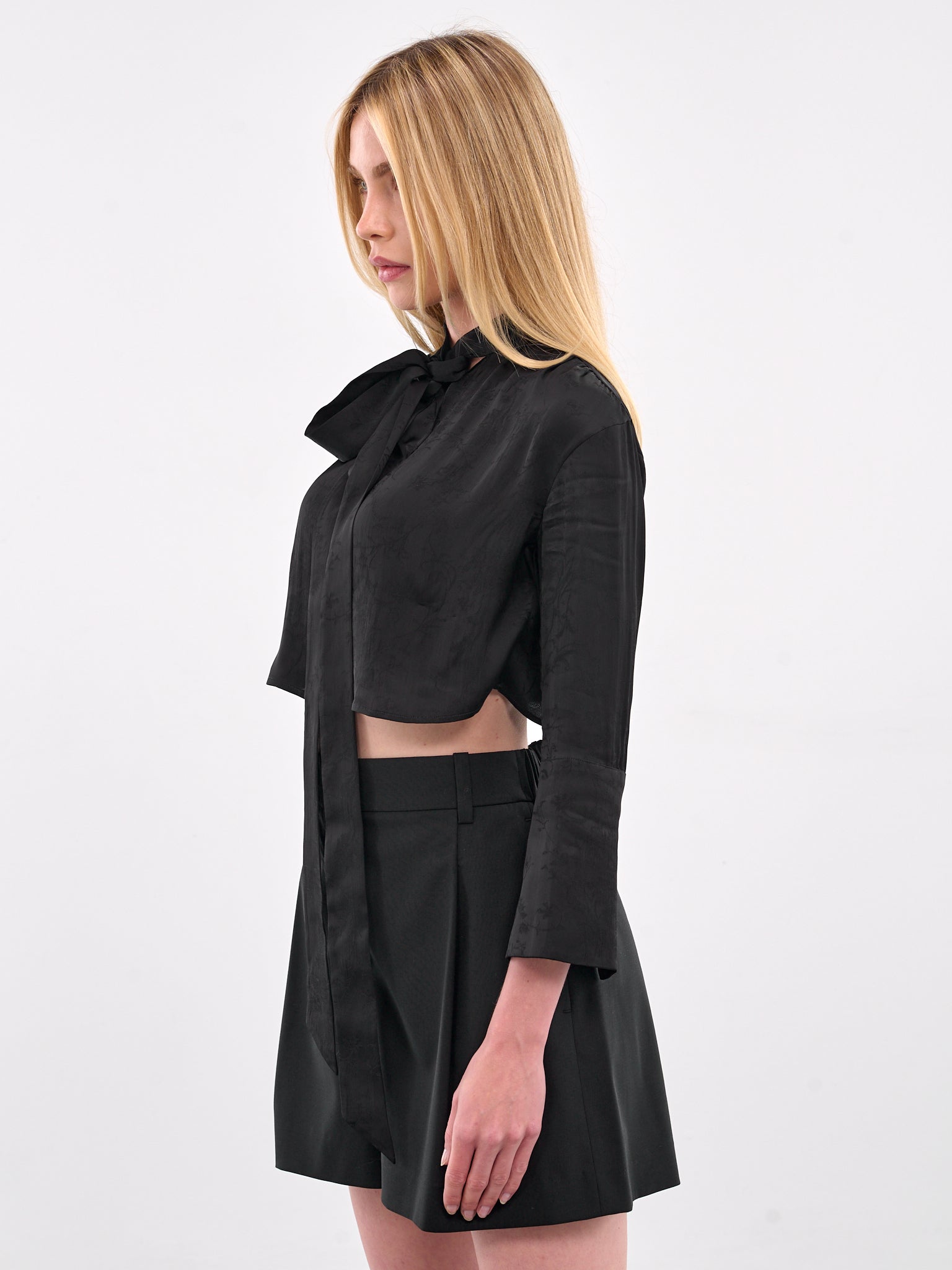 Cropped Blouse (B0012783-FA611-BLACK)