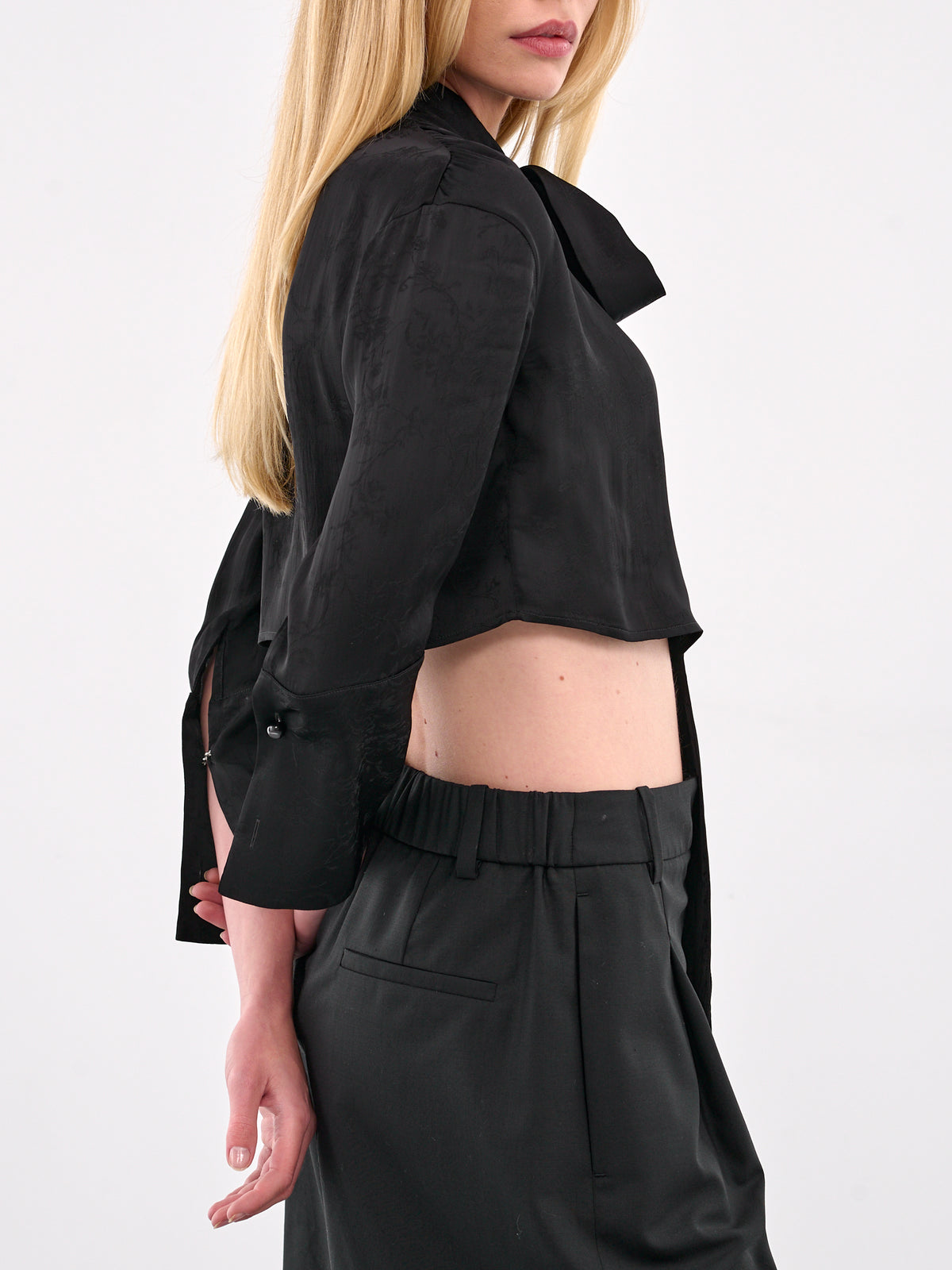 Moni Cropped Blouse (B0012783-FA611-BLACK)