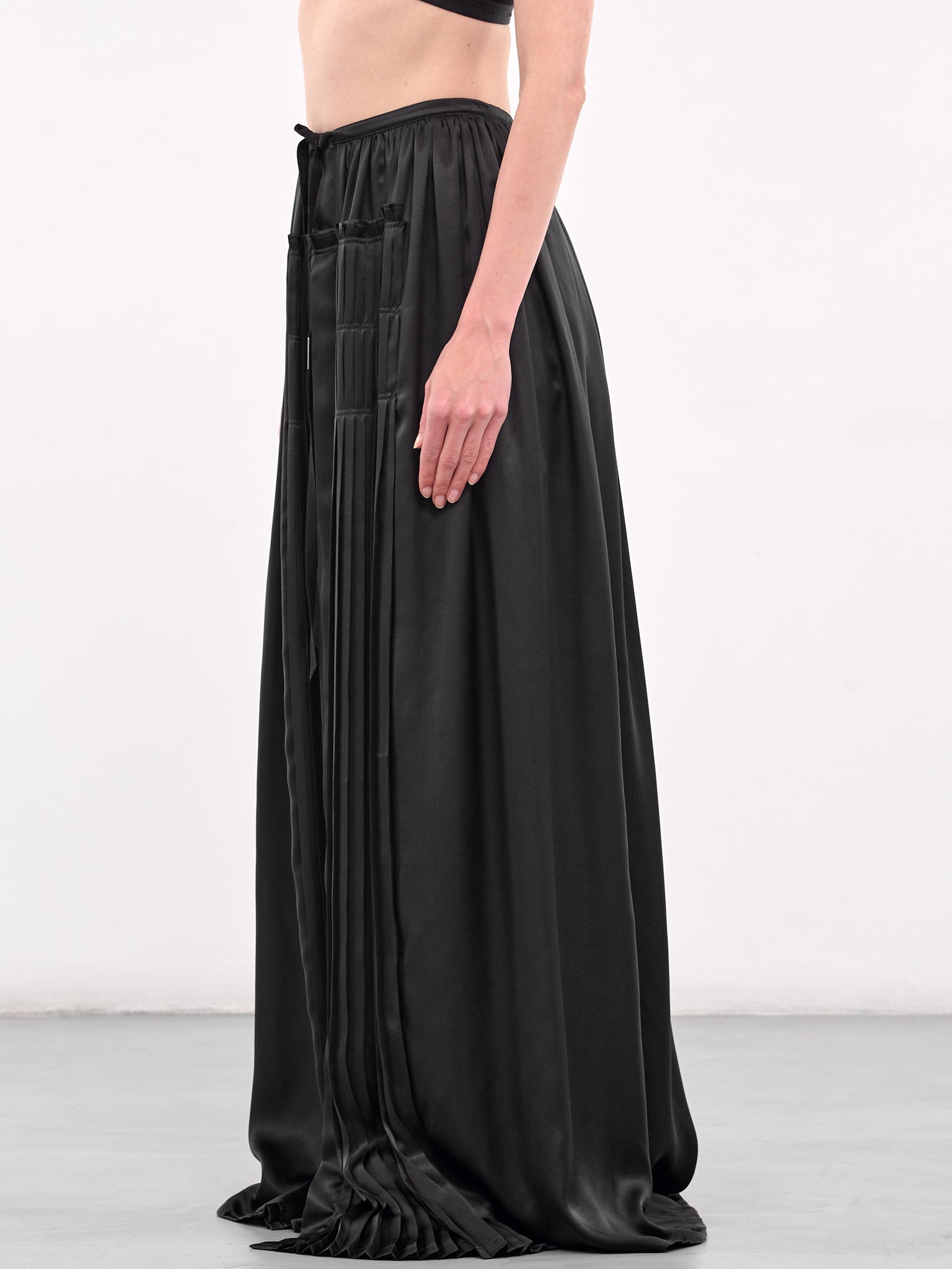 Pleated Maxi Skirt (B0012795-FA624-BLACK)