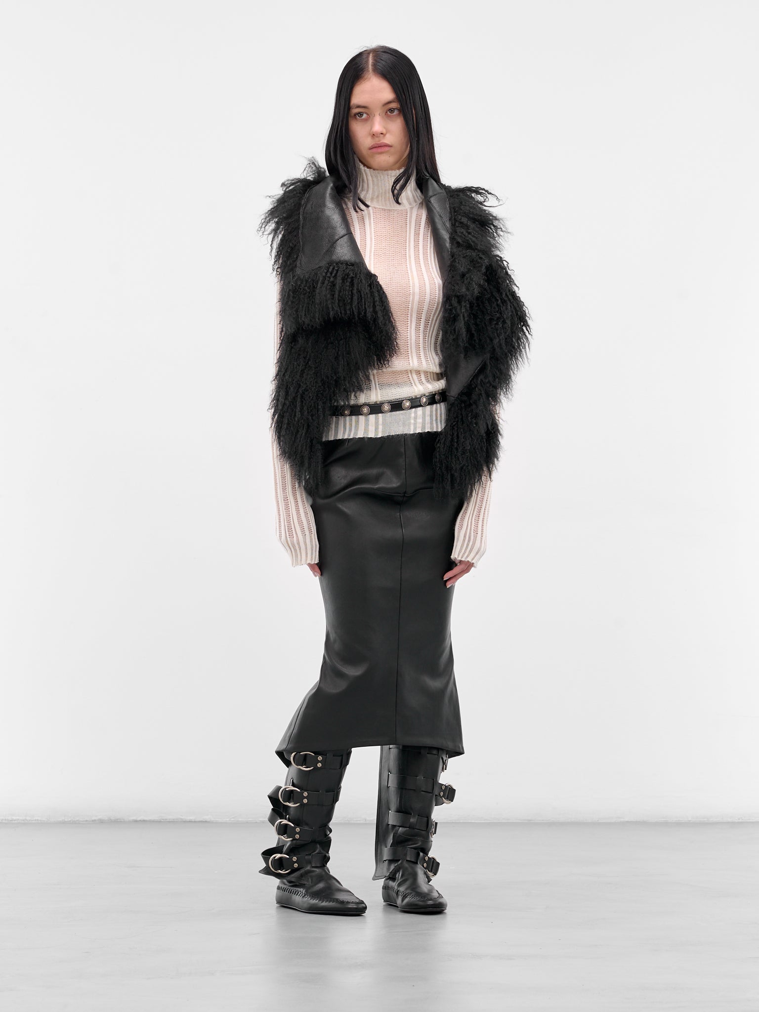Black Leather Reka Studded Belt (B0013387-LT128-099-BLACK)