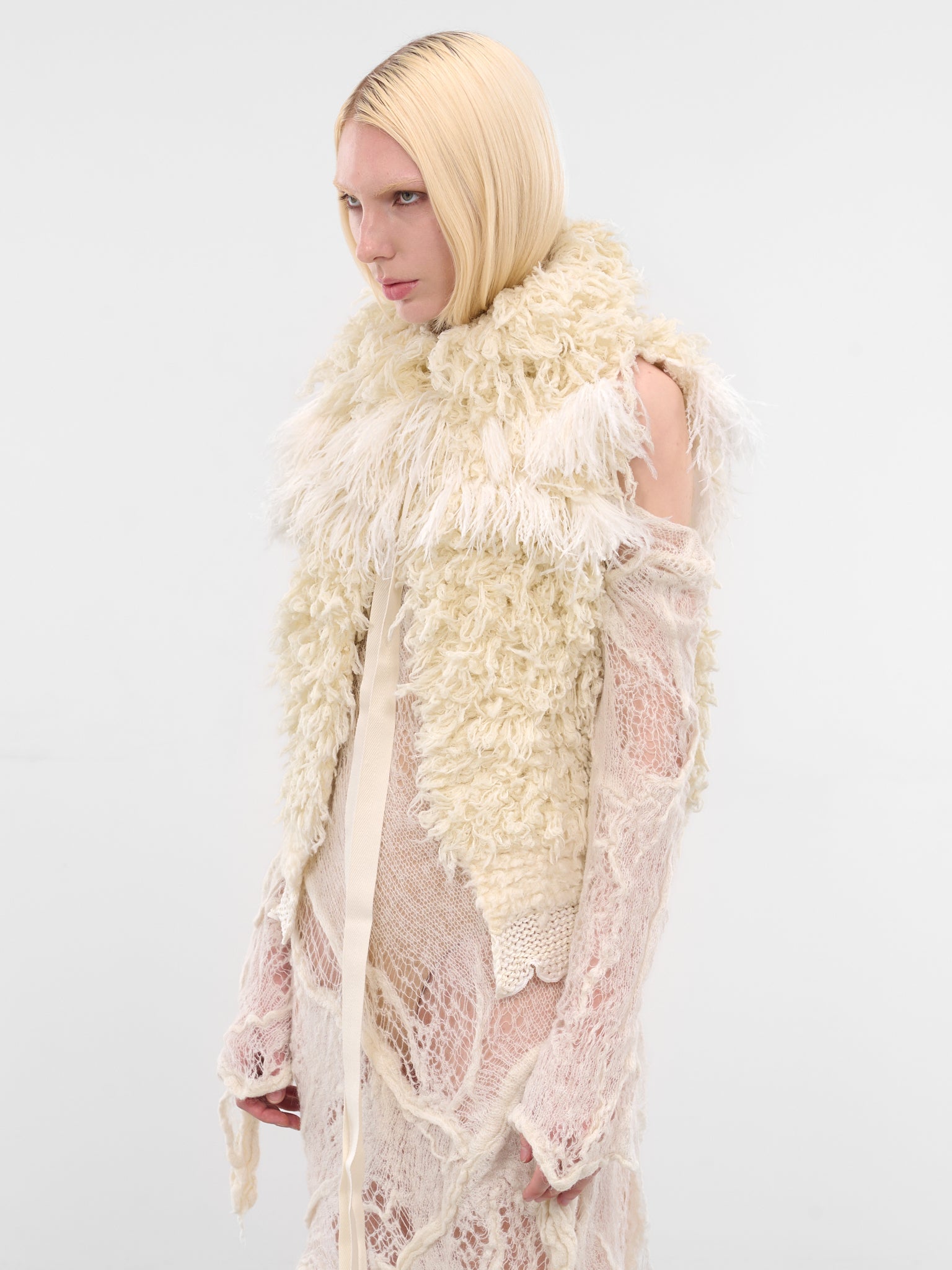 Emke White Feather Shearling Vest (B0013542-KN082-NATURAL-WHITE)