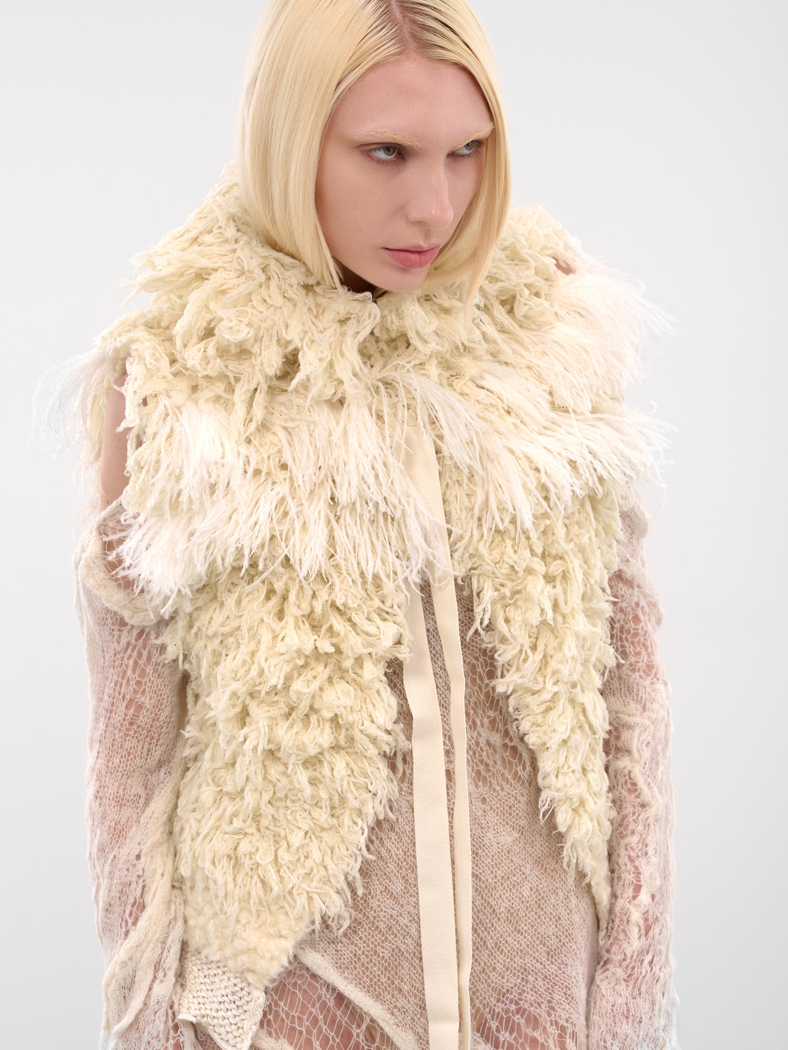Emke White Feather Shearling Vest (B0013542-KN082-NATURAL-WHITE)