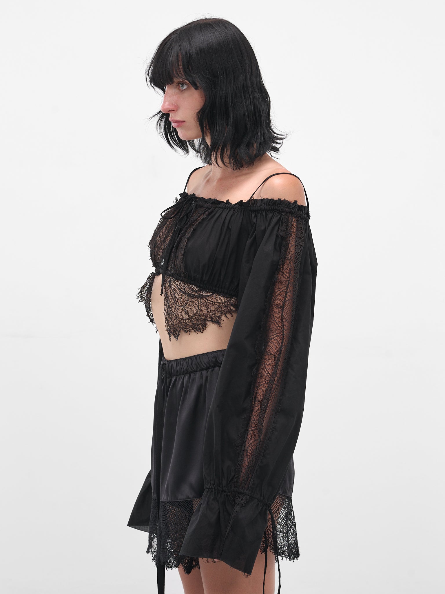 Black Jorunn Lace Crop Top (B0013587-FA026-BLACK)