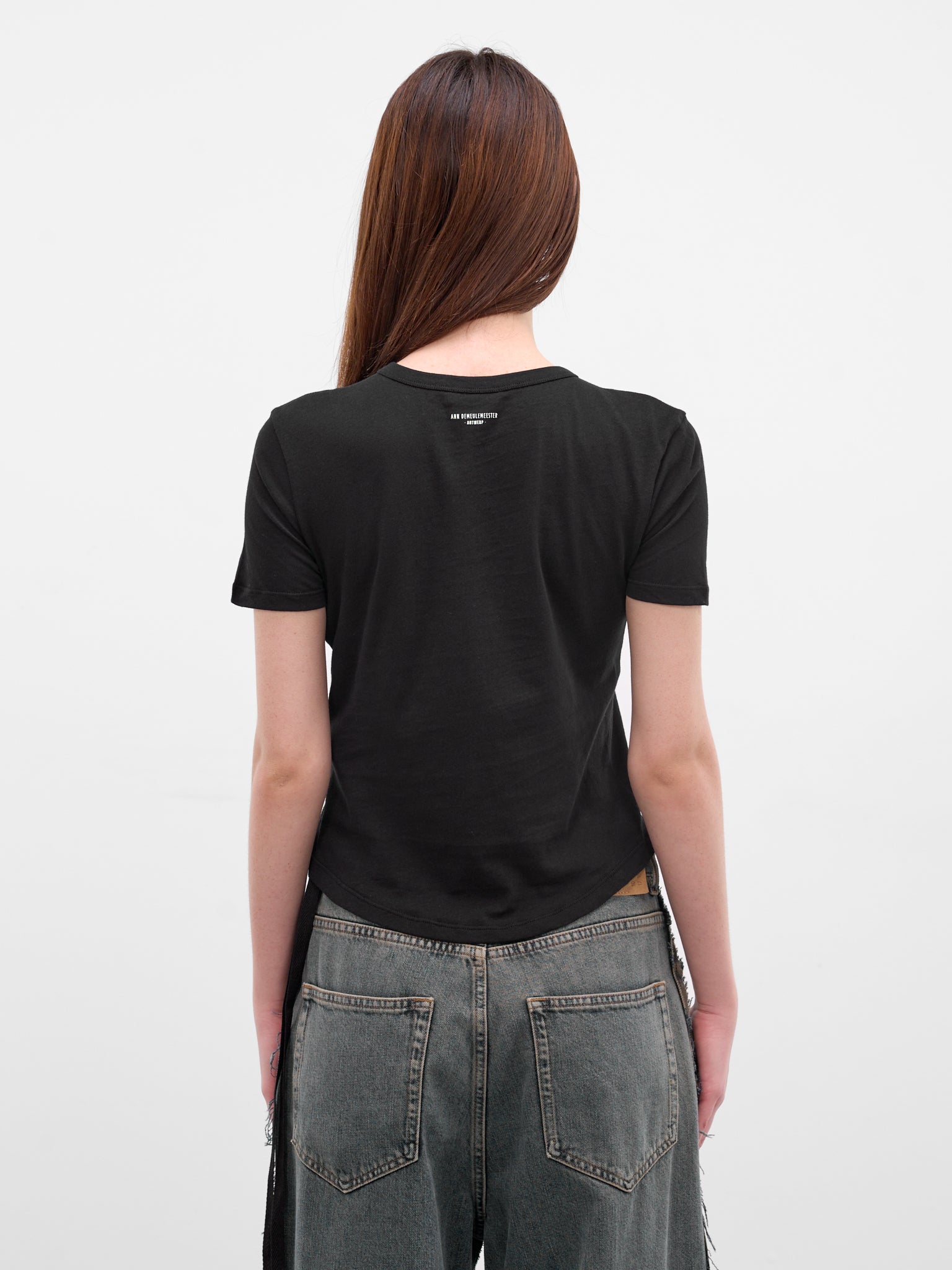 Floor Black 'Hollow Sound' Tee (B0013840-FA206-BLACK)