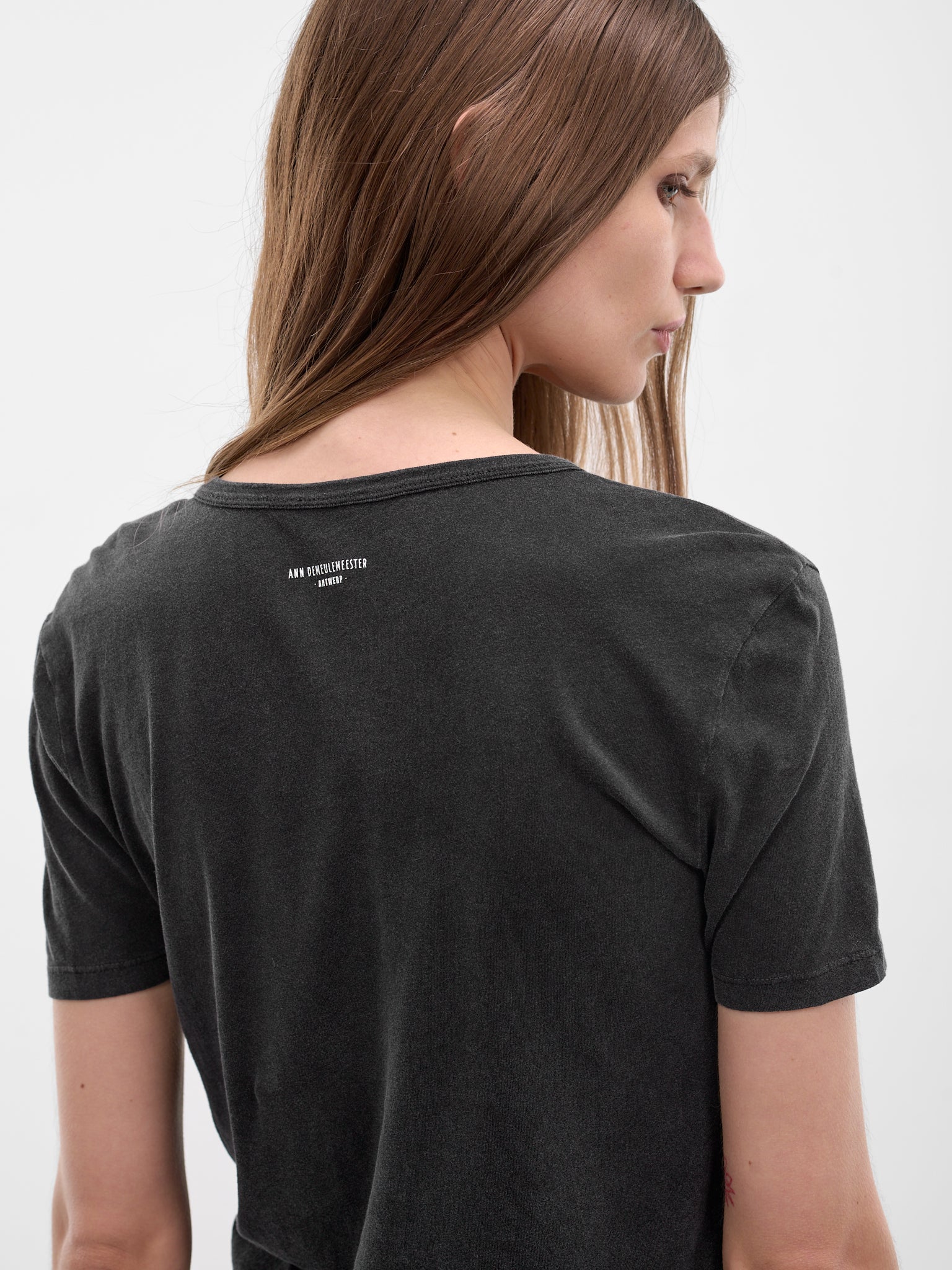 Floor Black Flocked Micro Tee (B0013923-FA740-FADED-BLACK)