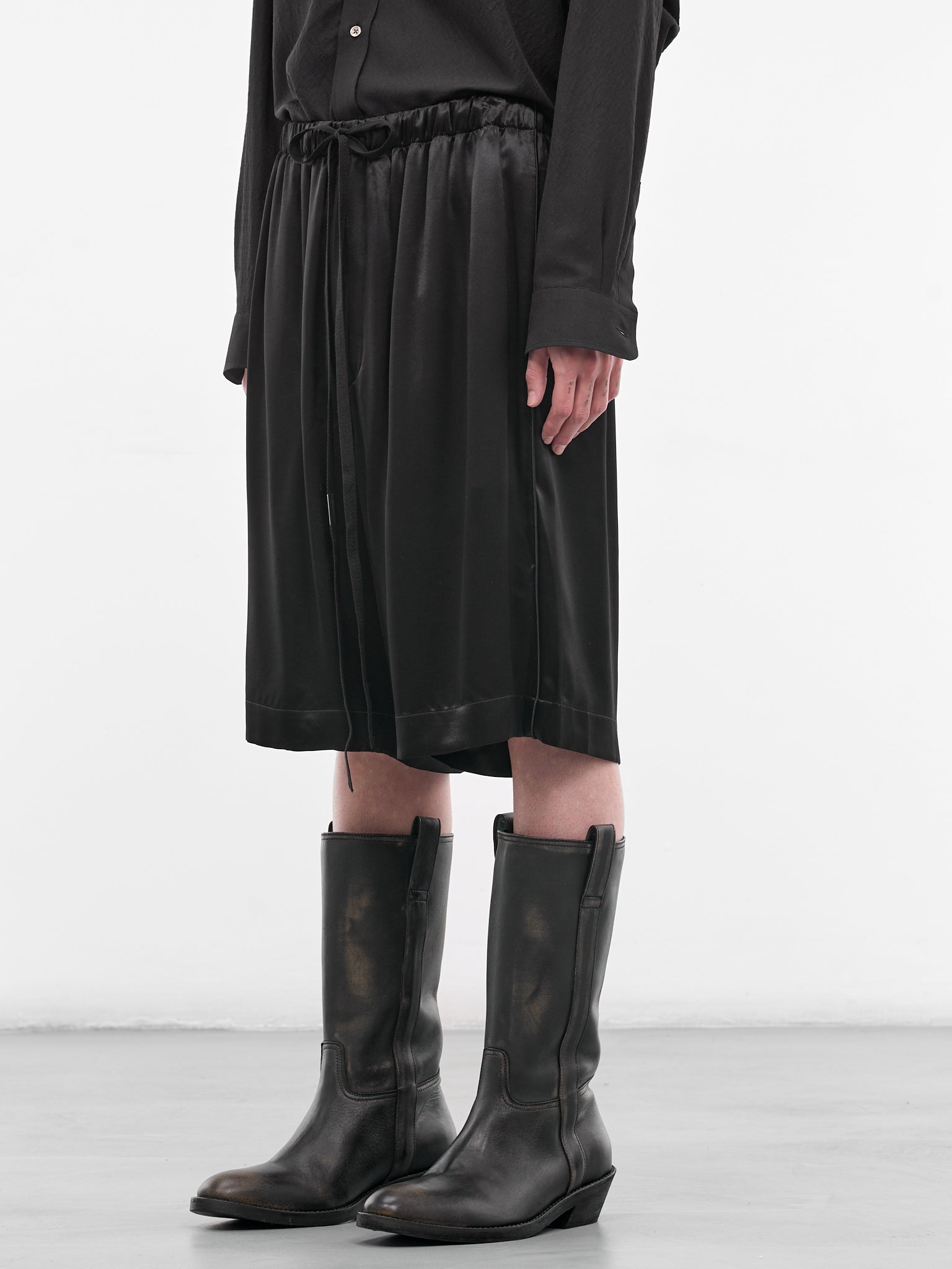 Raul Black Satin Bermuda Shorts (B0013939-FA734-BLACK)