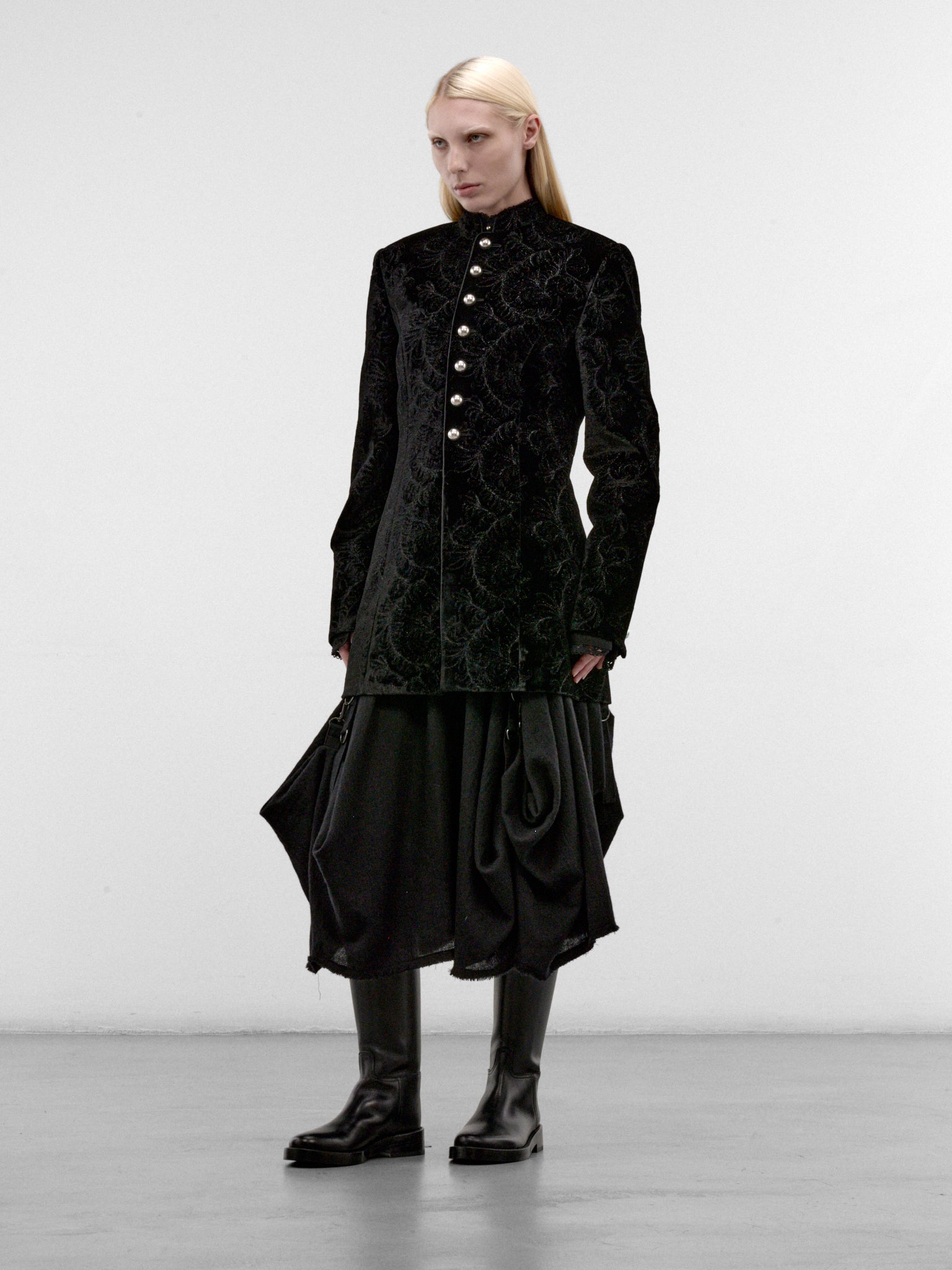 Yana Silk Paisley Marsina Jacket (B0014267-FA753-BLACK)