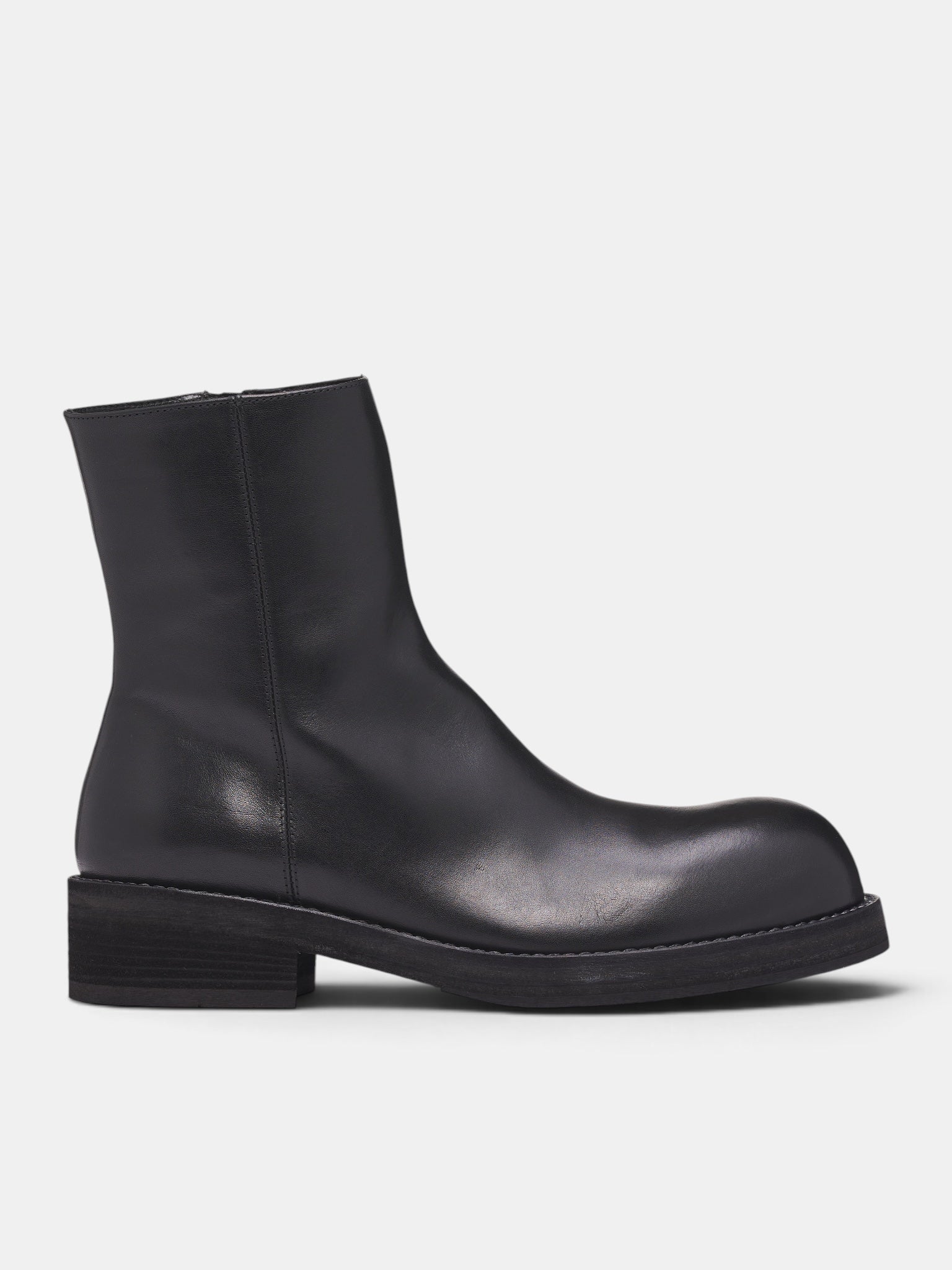 Black Leather Helfred Ankle Boots (B0014388-LT141-BLACK)