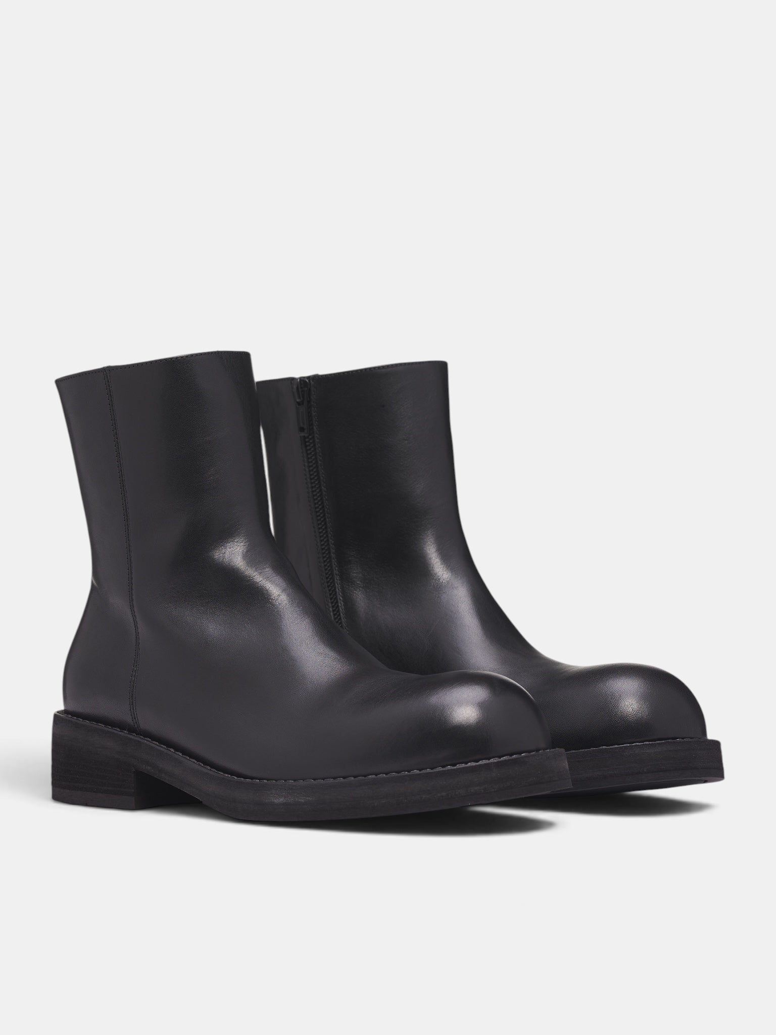 Black Leather Helfred Ankle Boots (B0014388-LT141-BLACK)