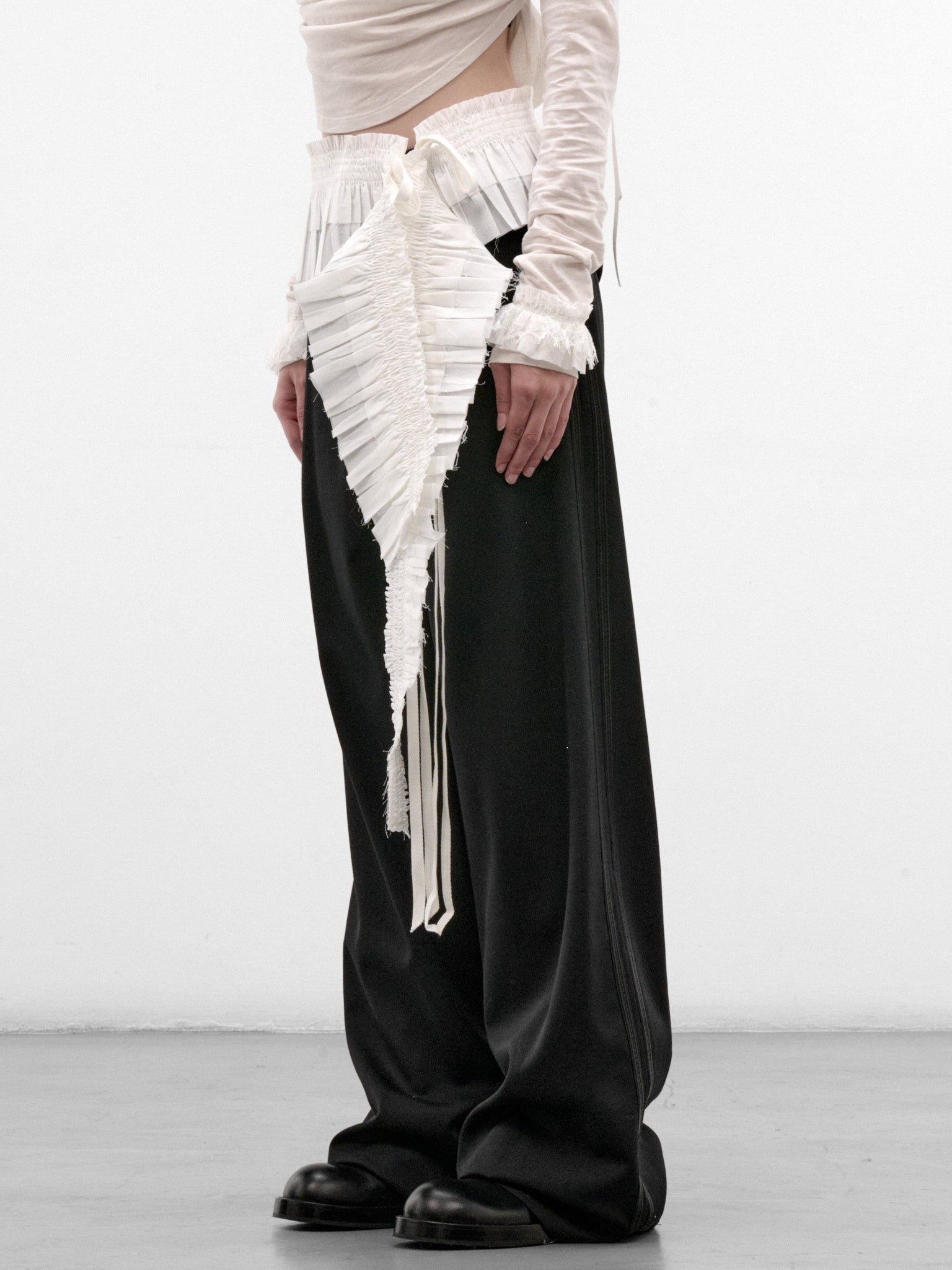 Safira Long Ruffled Belt (B0014495-FA026-NATURAL-WHITE)