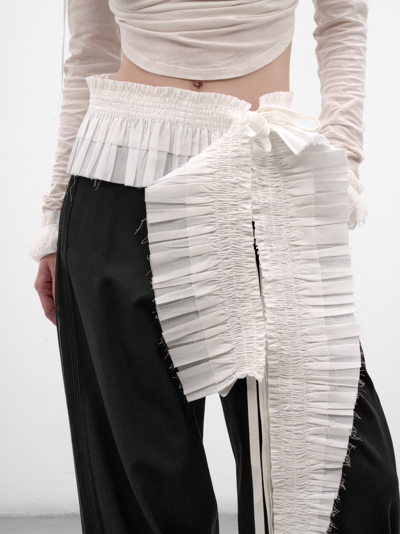 Safira Long Ruffled Belt (B0014495-FA026-NATURAL-WHITE)