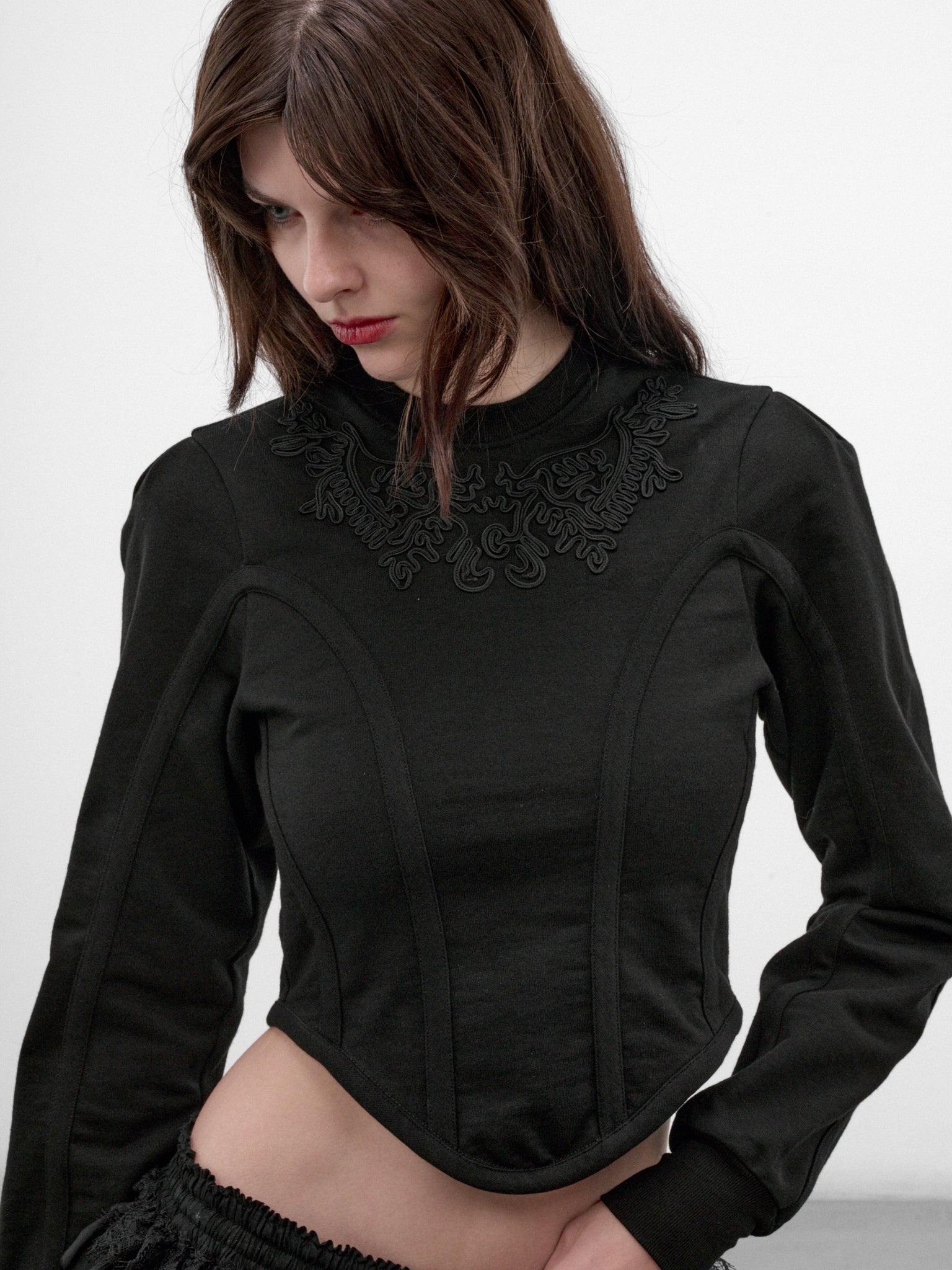 Bedina Slim Crewneck Cropped Sweatshirt (B0014526-FA799-BLACK)