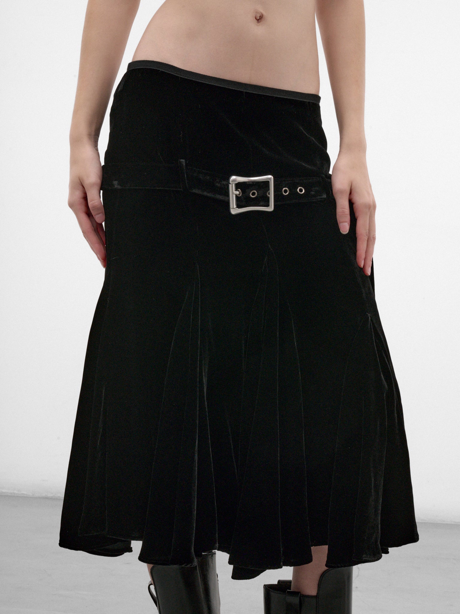 Helma Velvet Midi Skirt (B0014540-FA762-BLACK)