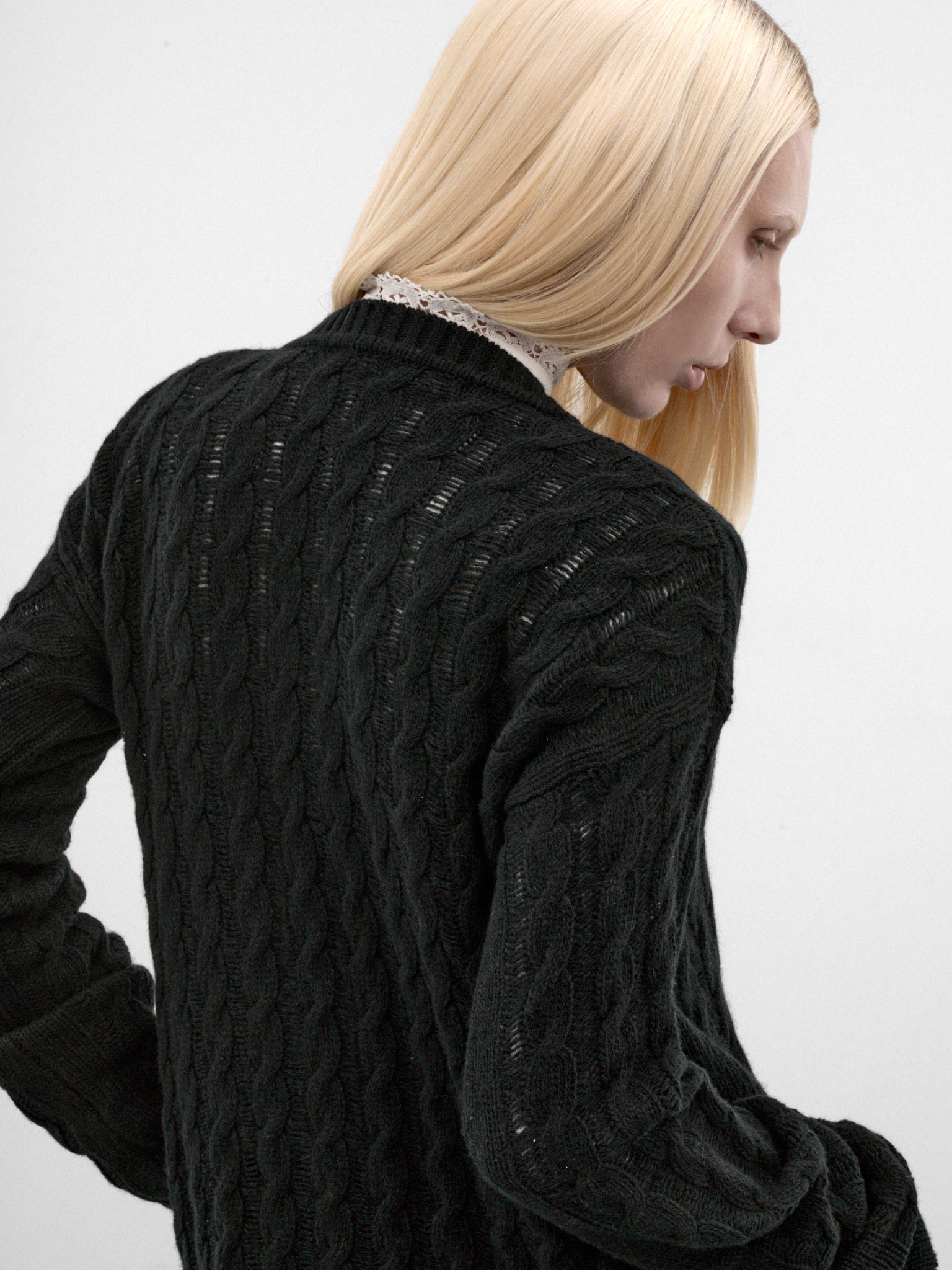 Siya Black Wool-Cashmere Sweater (B0014660-KN099-BLACK)
